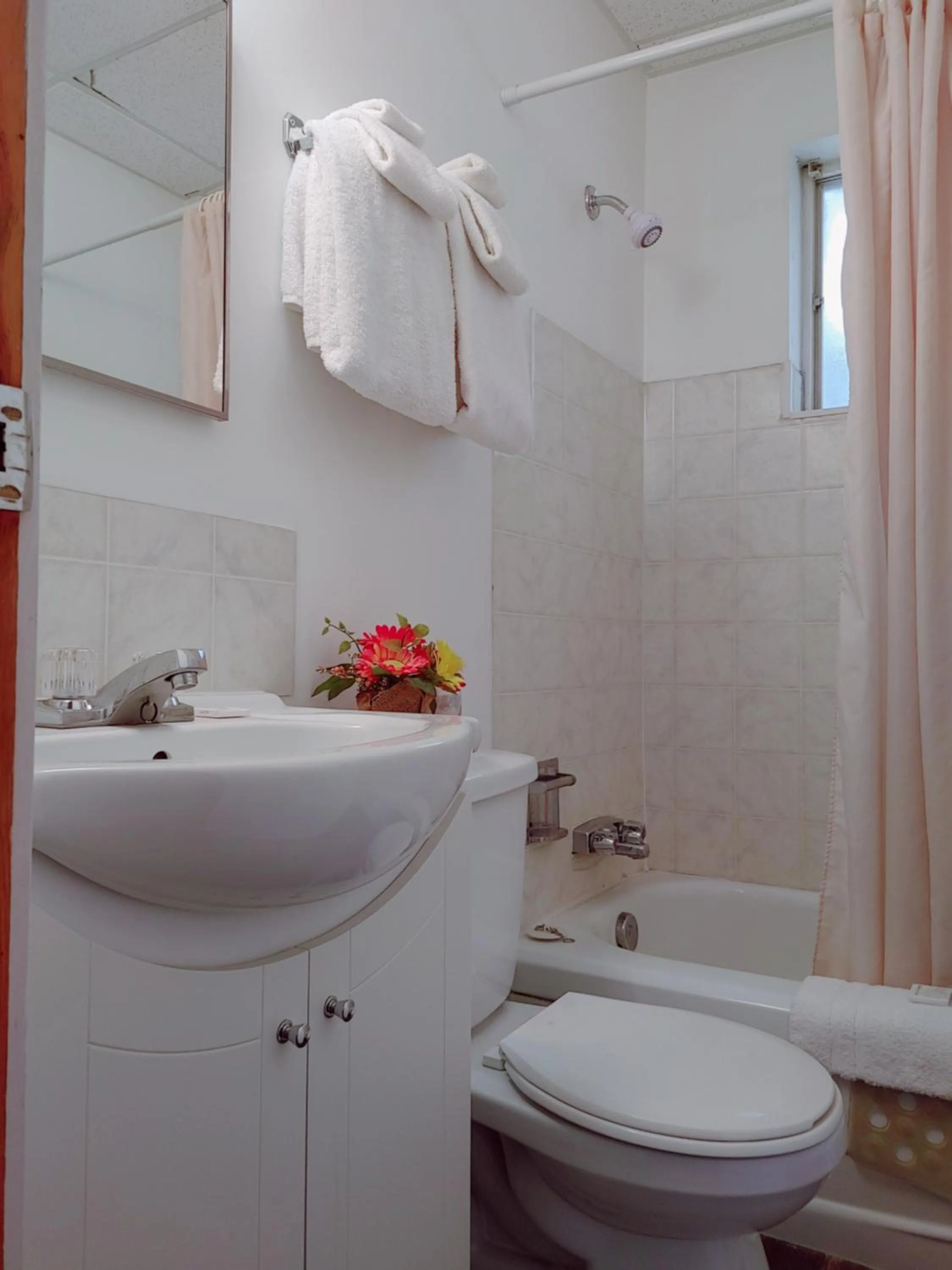 Kootenay Country Inn