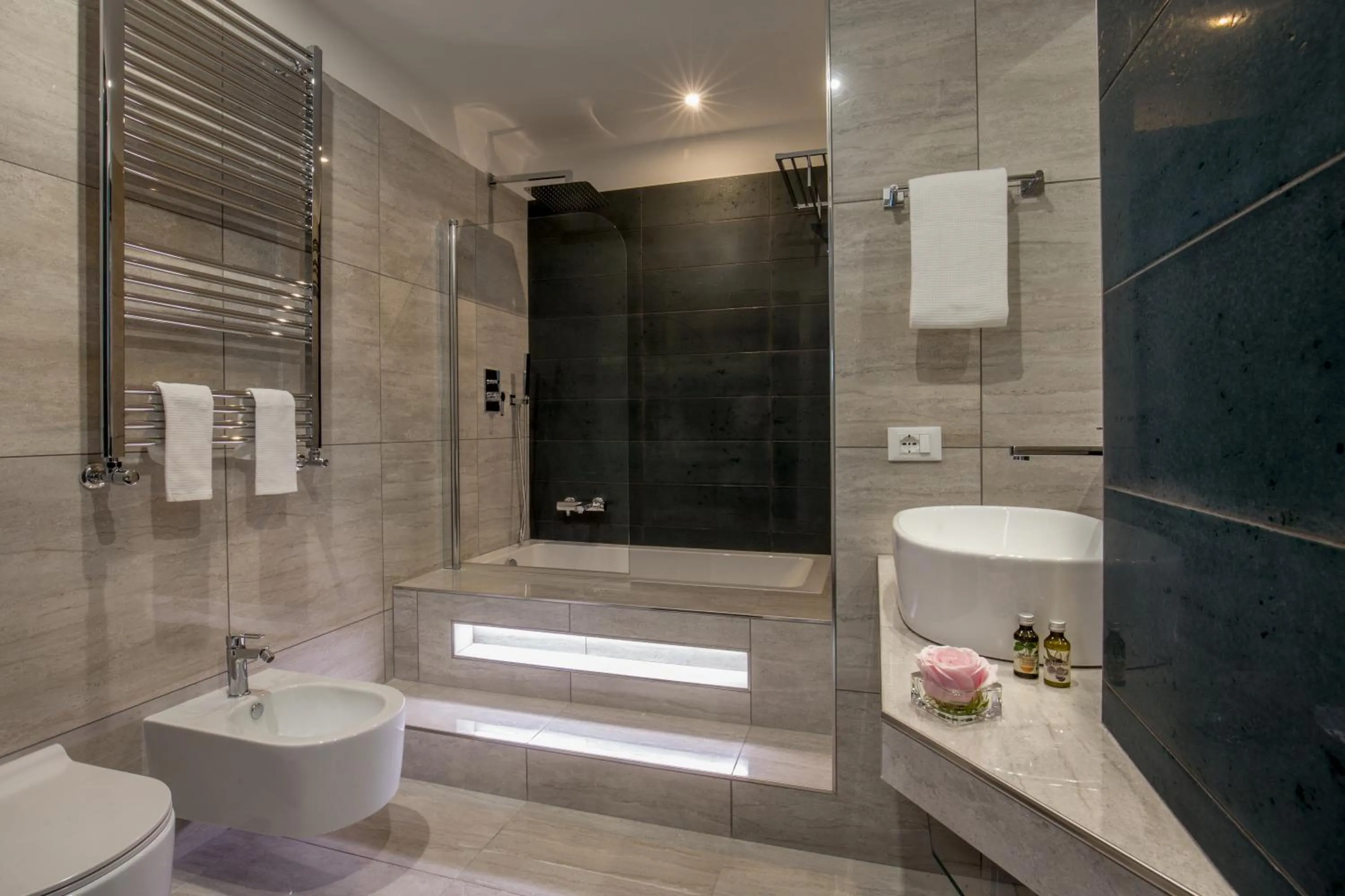 Bathroom in GCF Luxury Suites, Guest house