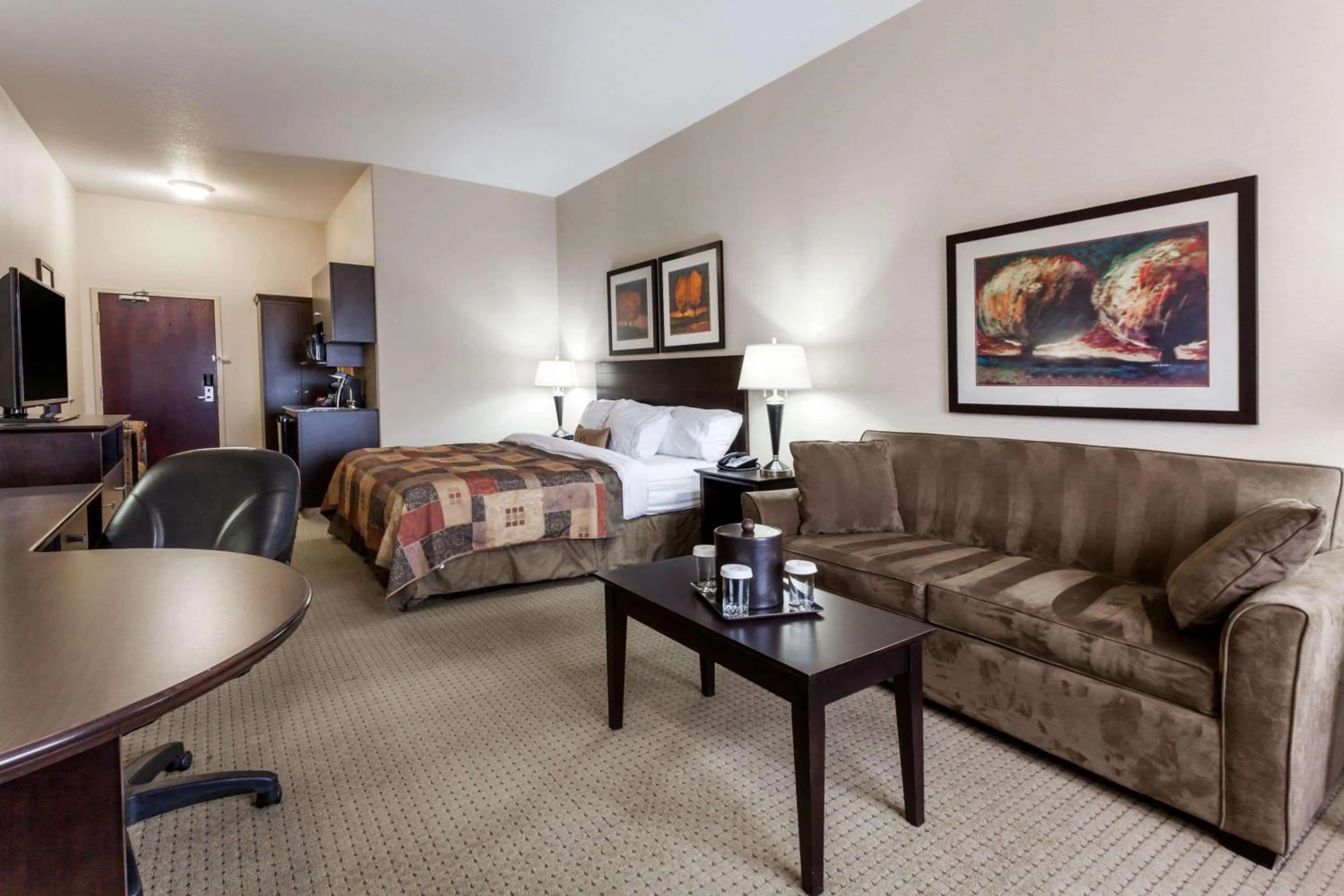 Photo of the whole room in Ramada by Wyndham Westlock