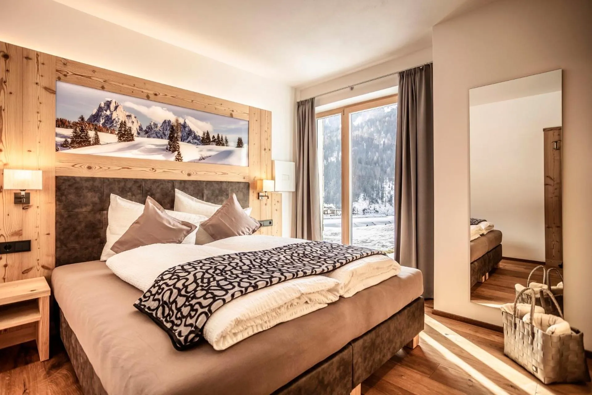 Bedroom, Bed in Luxury Chalet Plazola