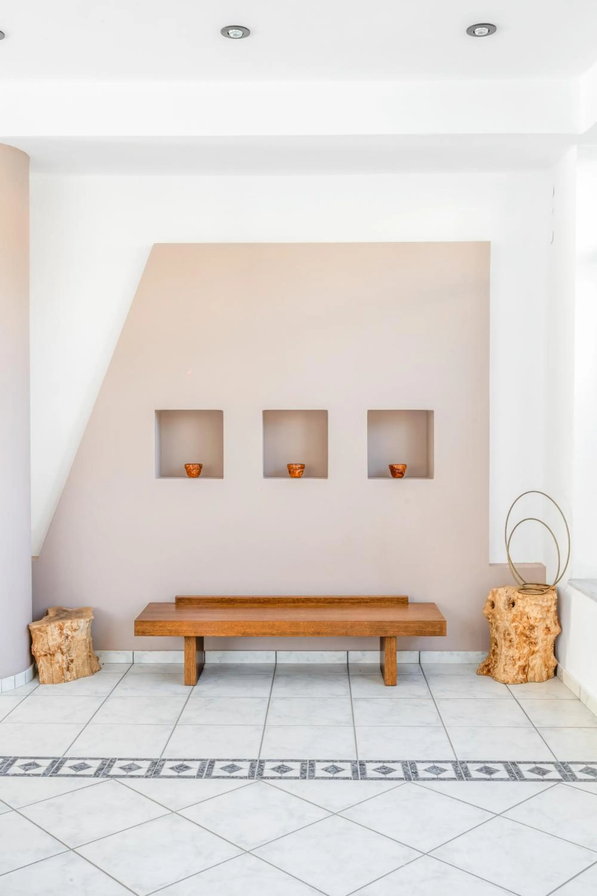 Seating area in Maria Rousse