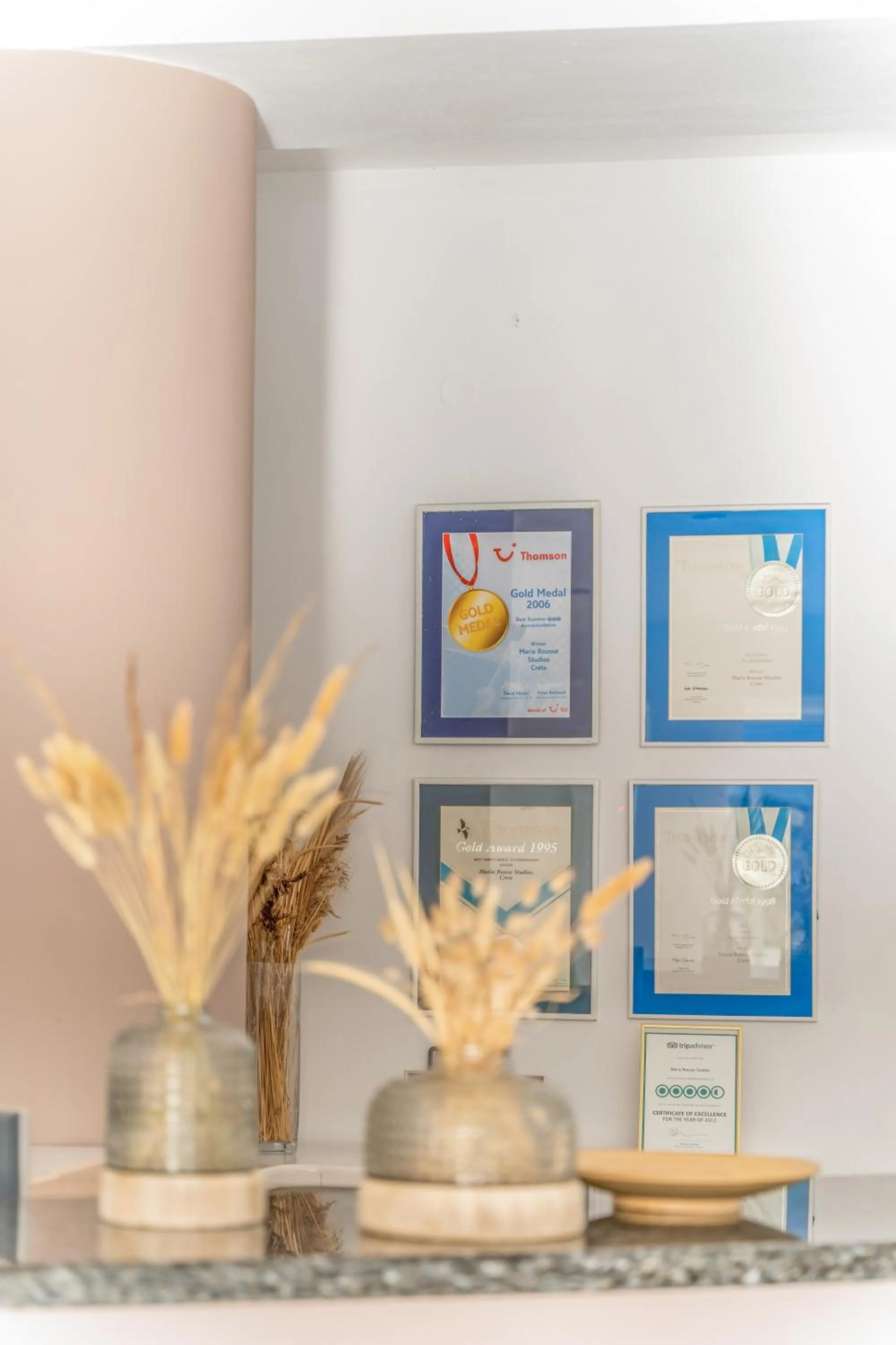 Text overlay in Maria Rousse