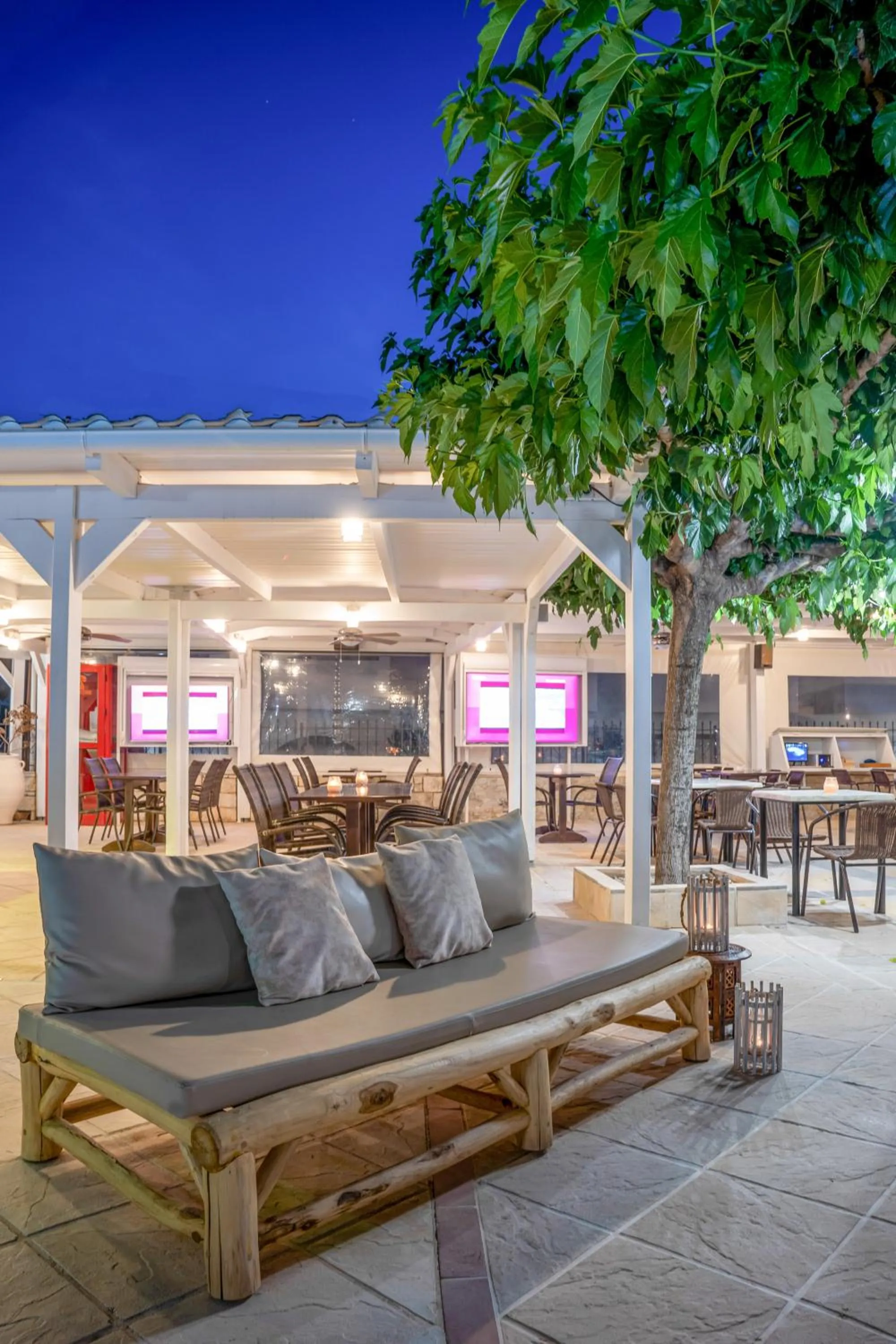 Lounge or bar in Maria Rousse