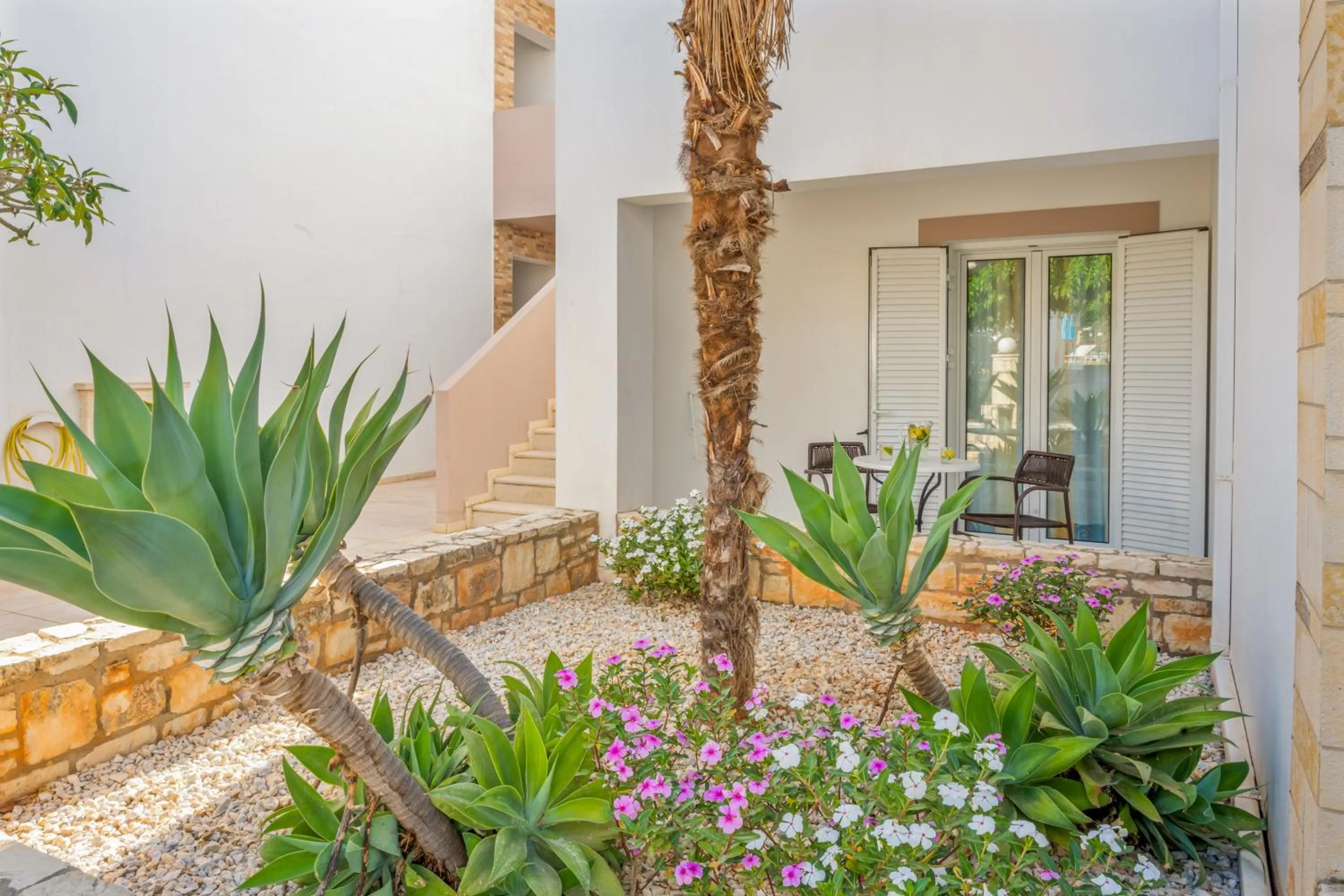 Patio in Maria Rousse