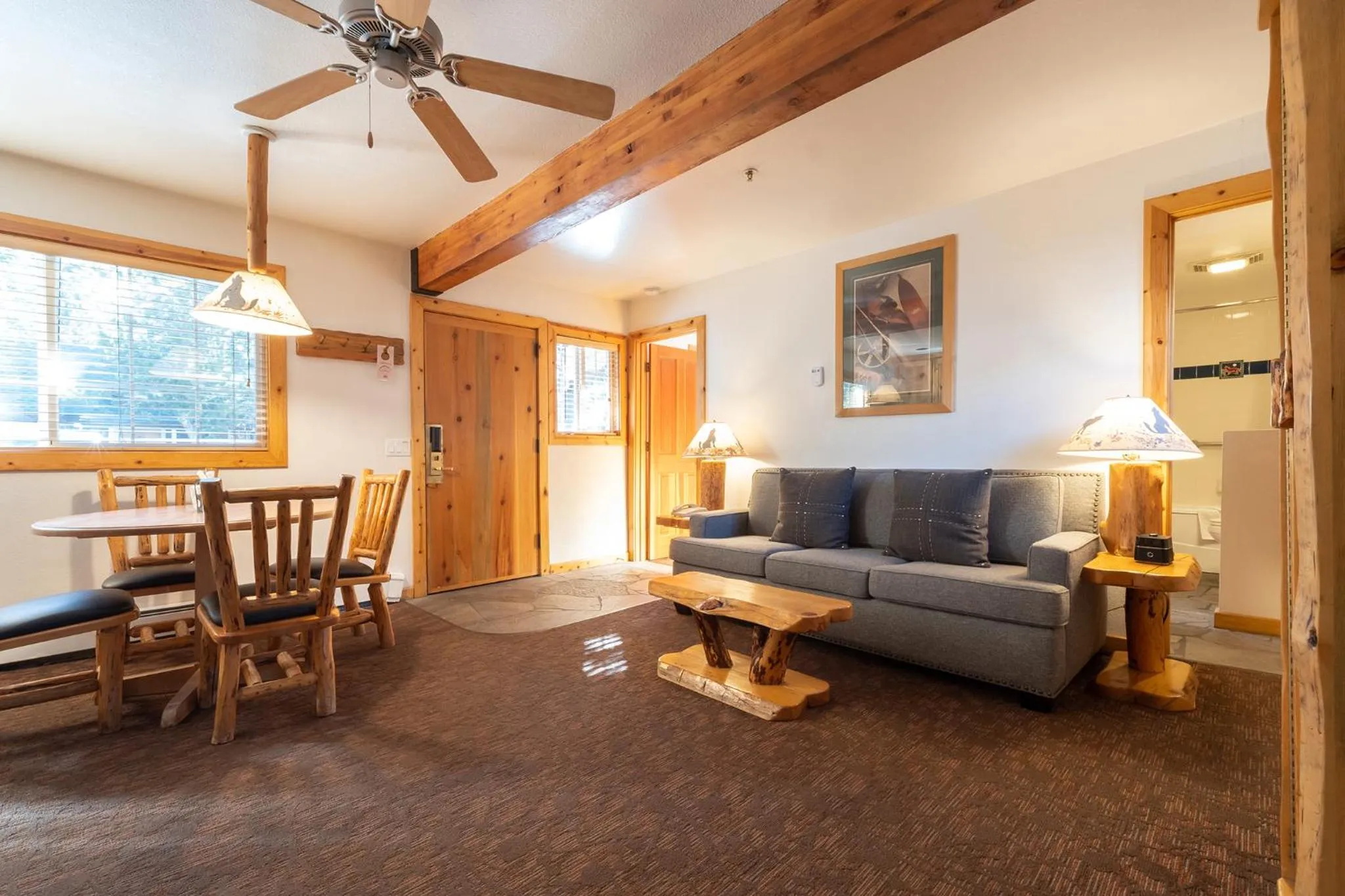 Living room in Red Wolf Lakeside Lodge