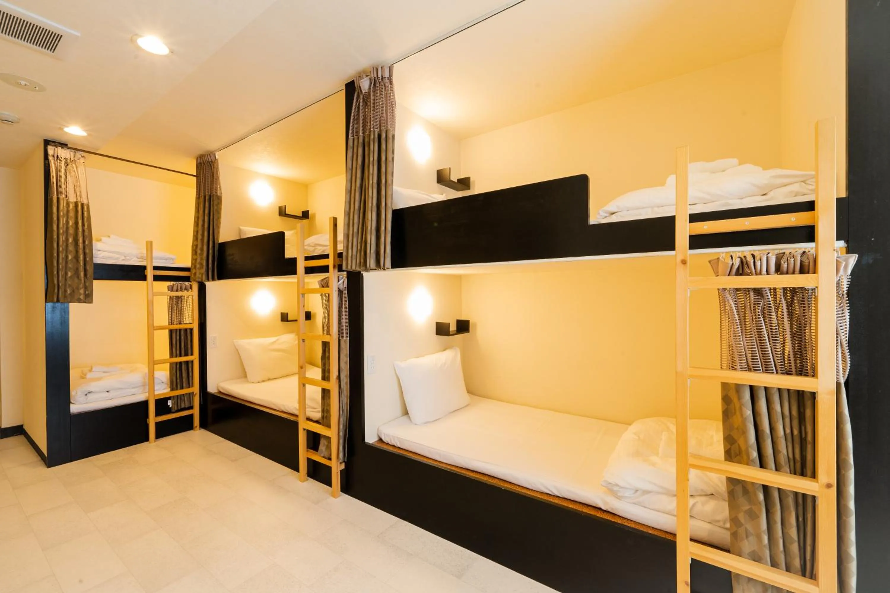 bunk bed, Bed in Hotel Pagoda