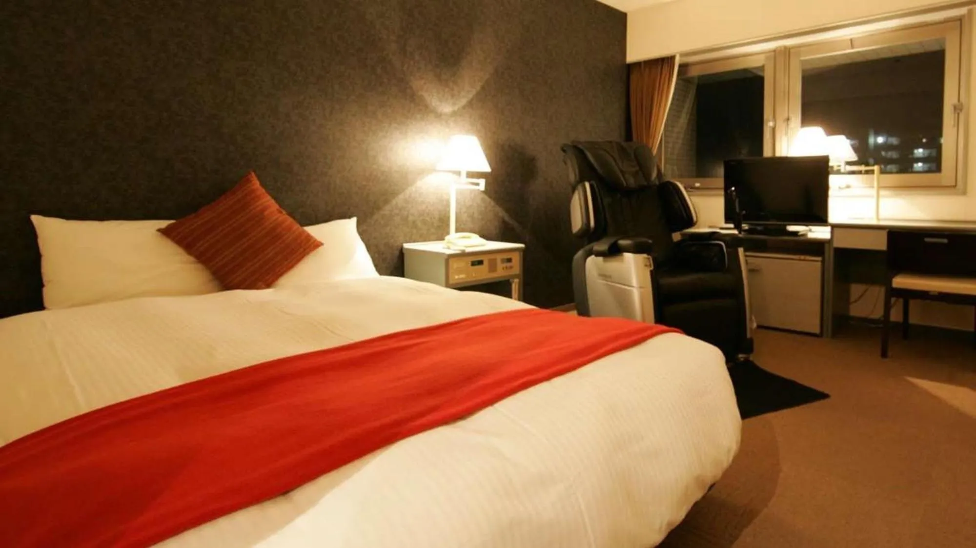 Bed in Green Rich Hotel Nishitetsu Ohashi Ekimae