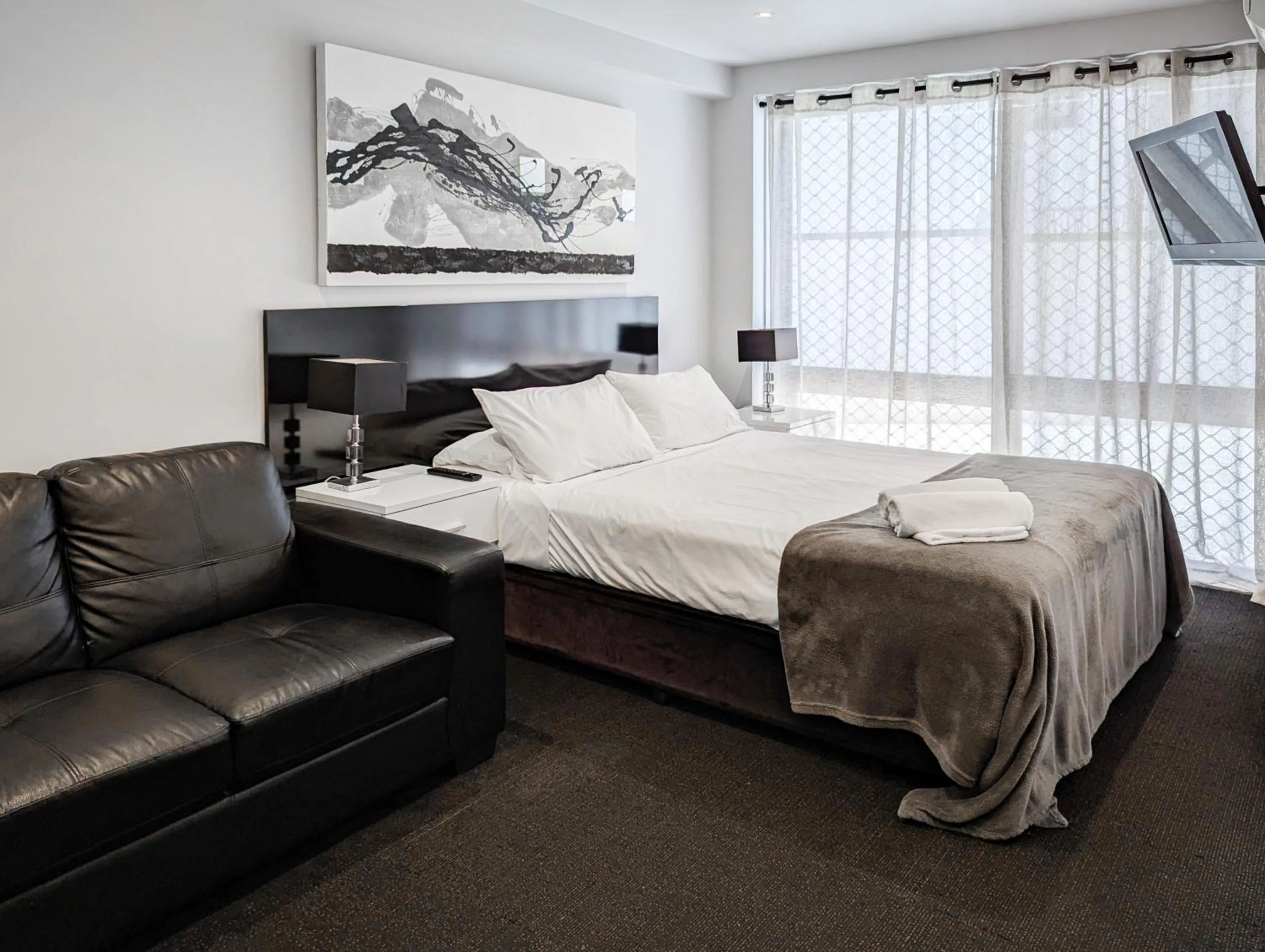 Bed in Apartments on Chapman