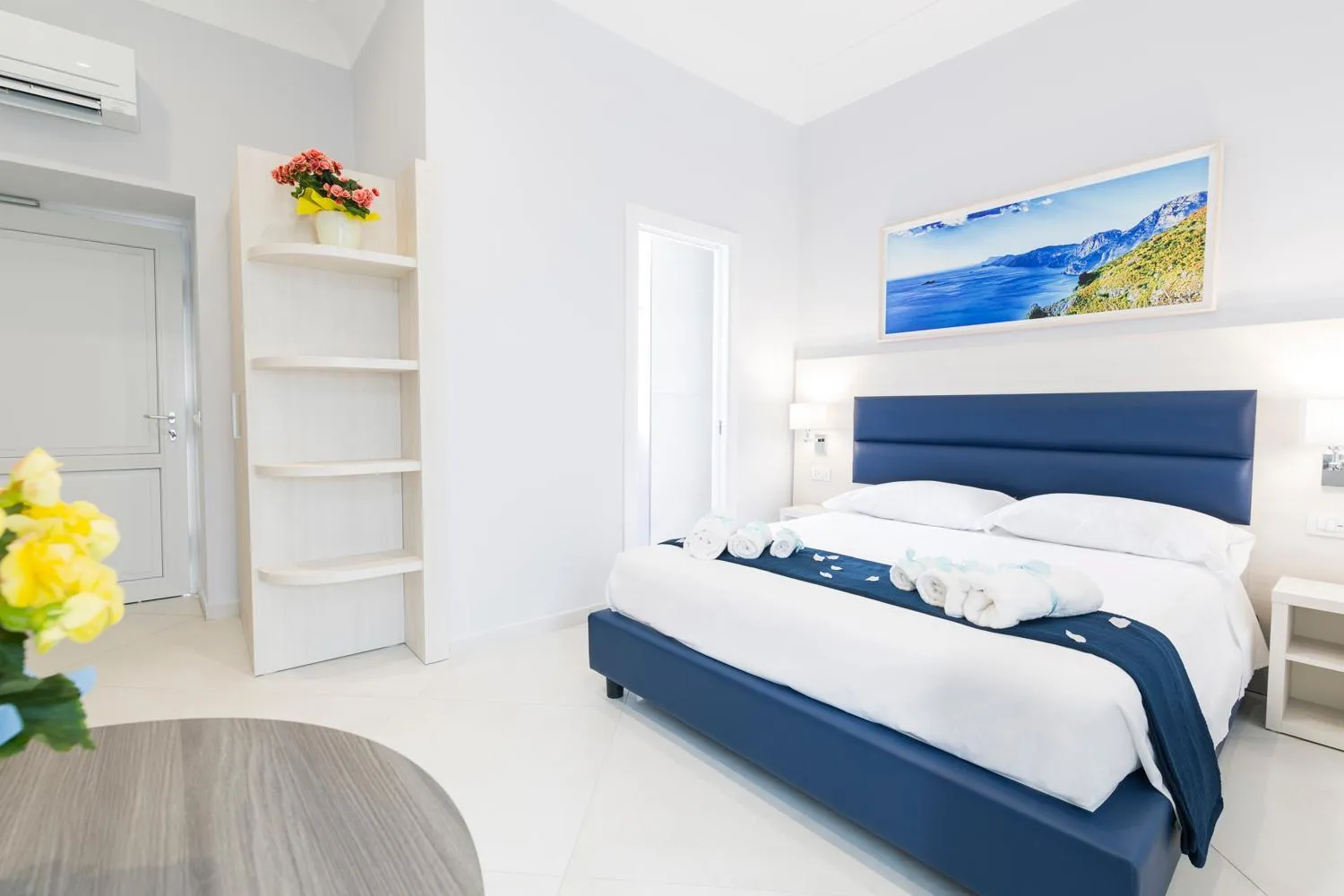 Photo of the whole room, Bed in Relais Kaora GUESTHOUSE