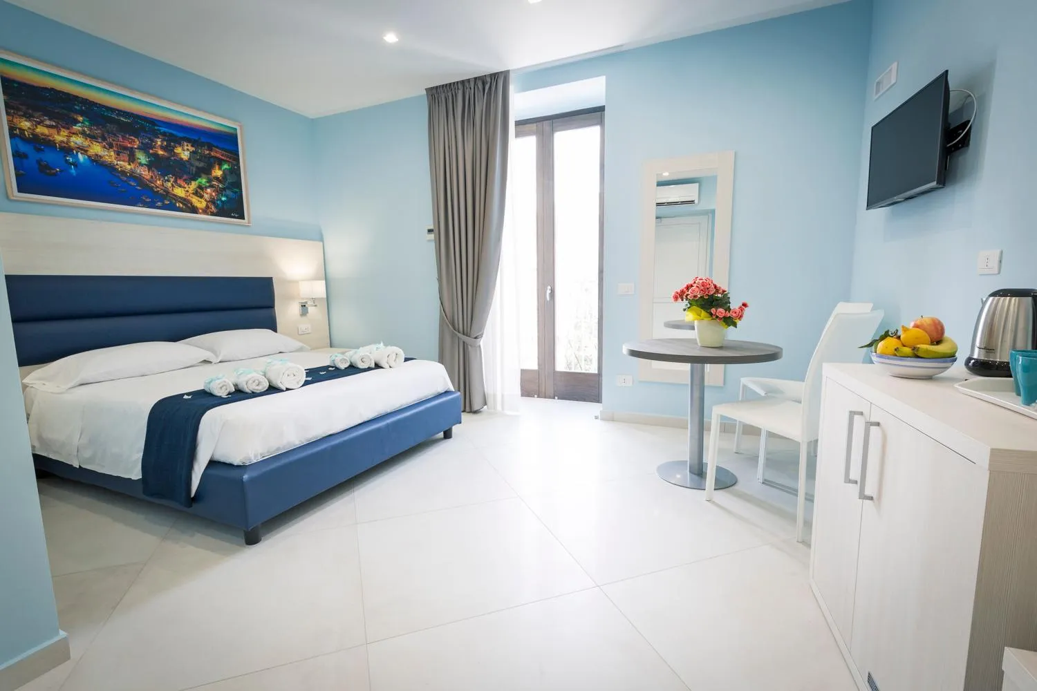 Photo of the whole room, Bed in Relais Kaora GUESTHOUSE