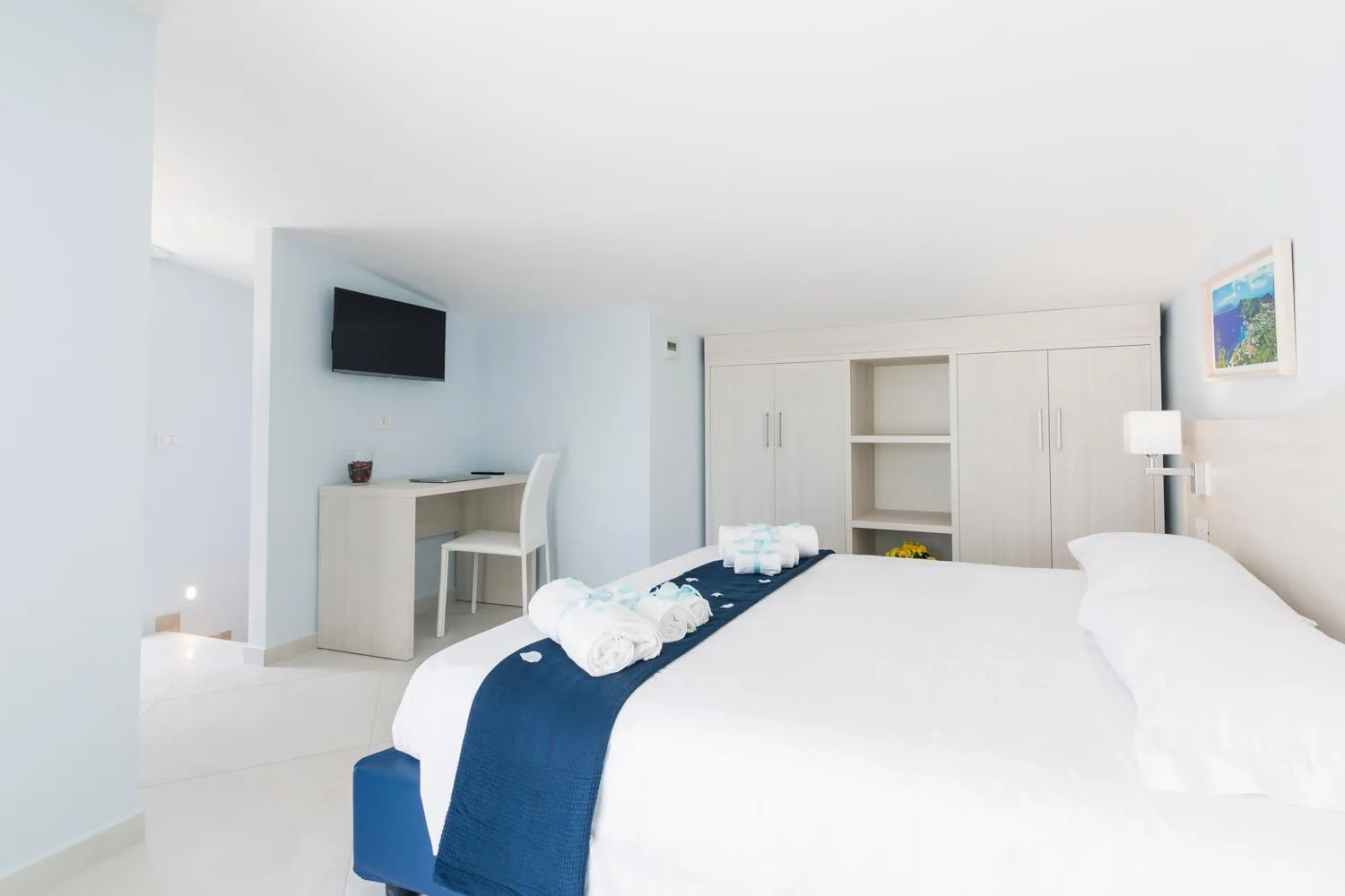 Photo of the whole room, Bed in Relais Kaora GUESTHOUSE