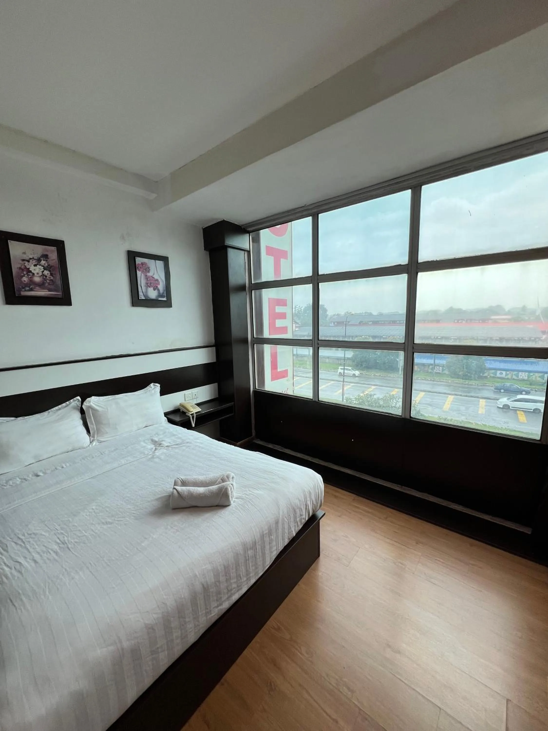 Bed in Hotel Economy Kapar