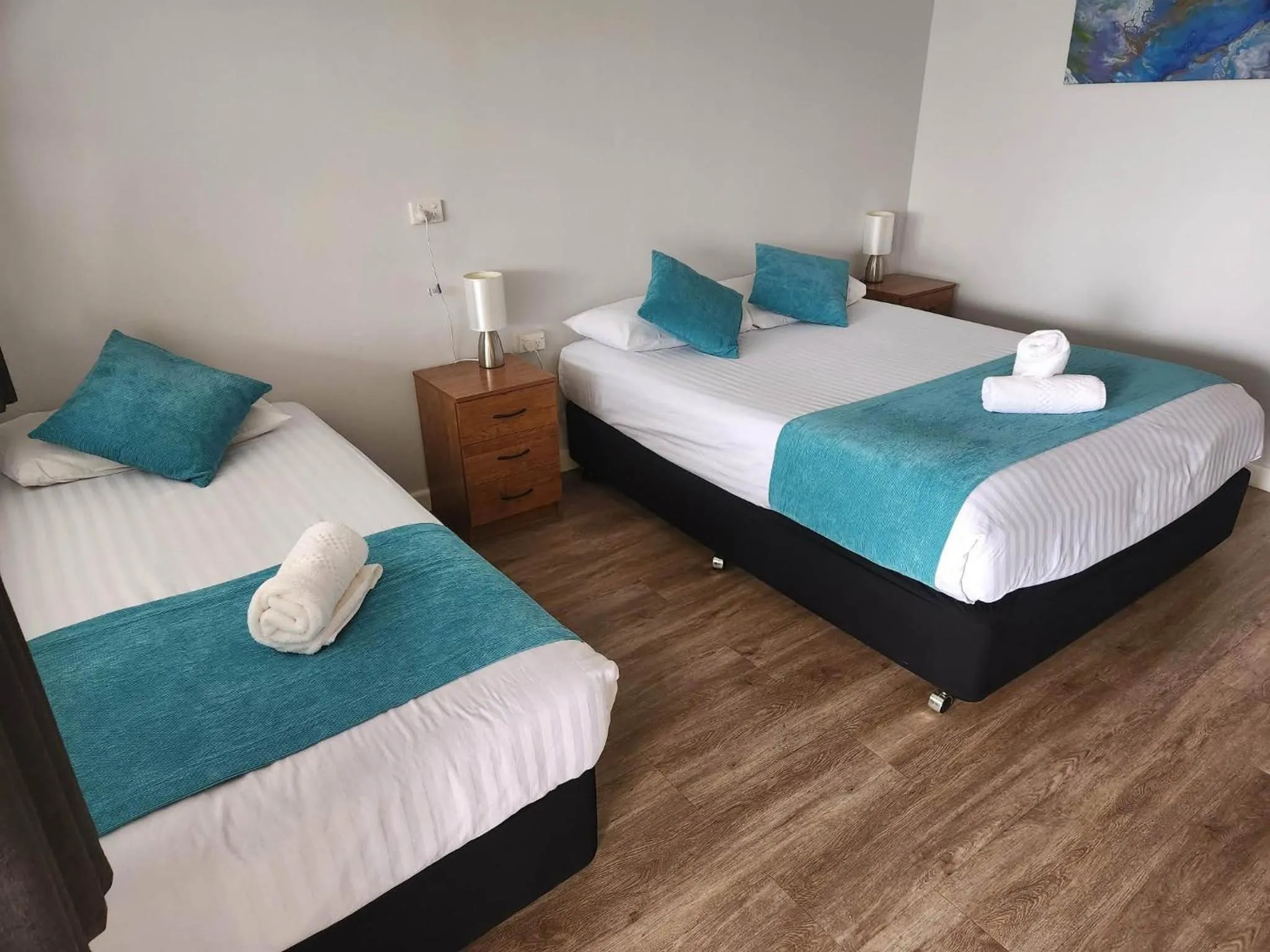 Bed in Bucketts Way Motel Gloucester