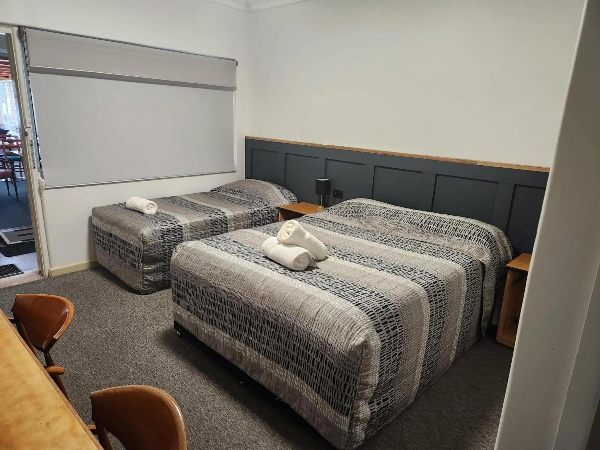 Bed in Bucketts Way Motel Gloucester