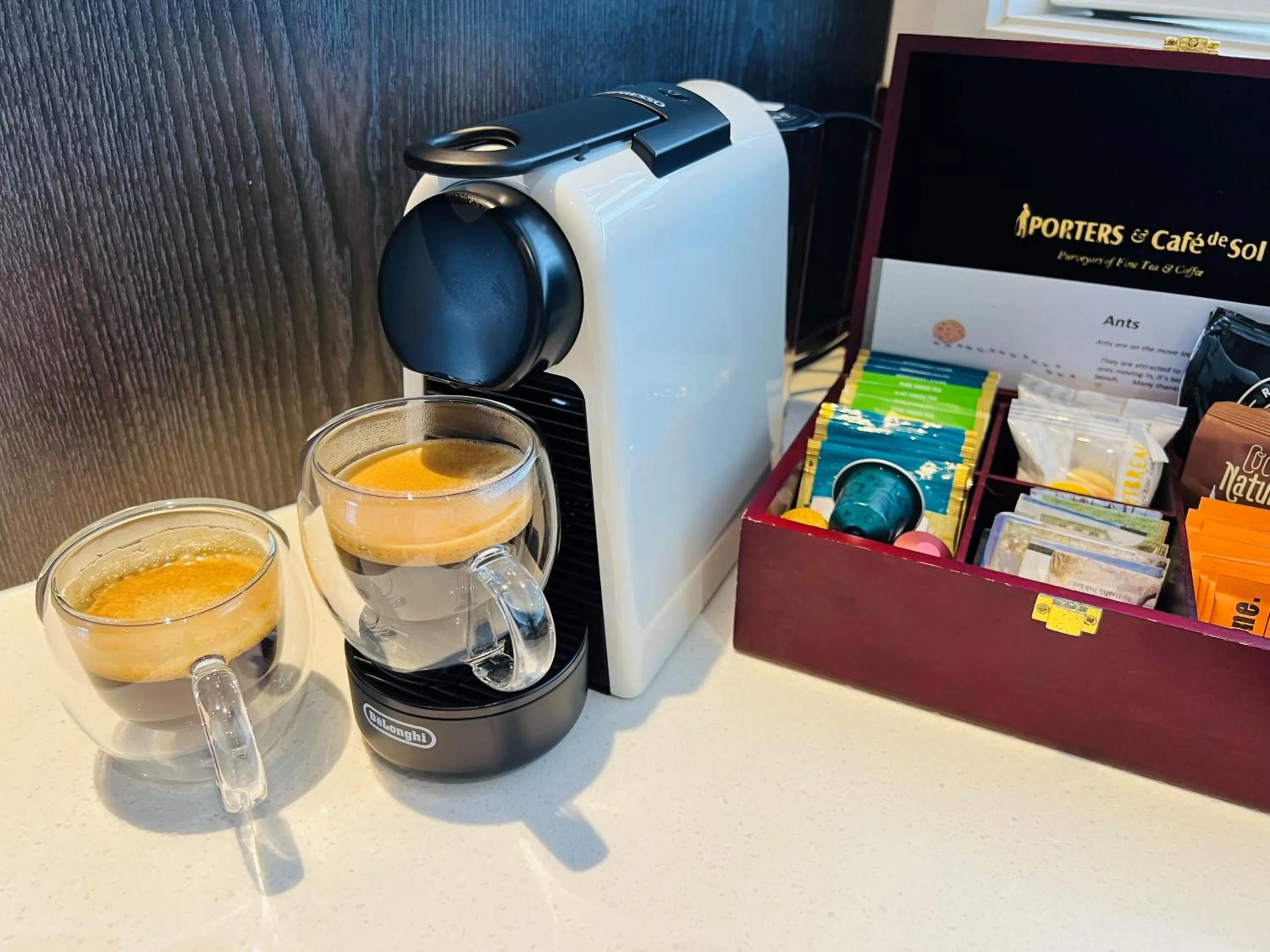 Coffee/tea facilities in 37 The Landing Motel