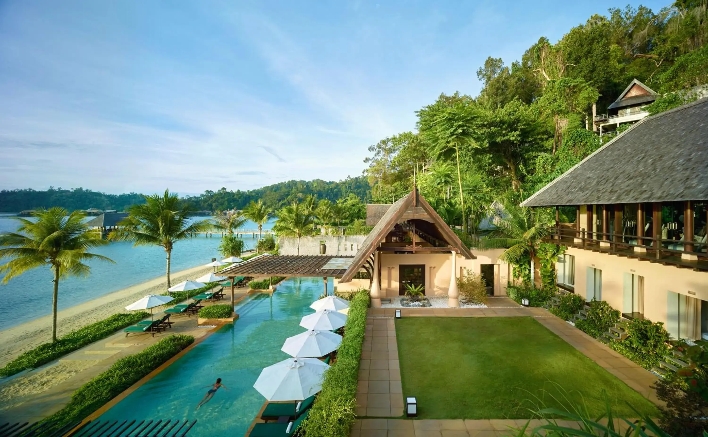 Day in Gaya Island Resort - Small Luxury Hotels of the World Day in Gaya Island Resort - Small Luxury Hotels of the World