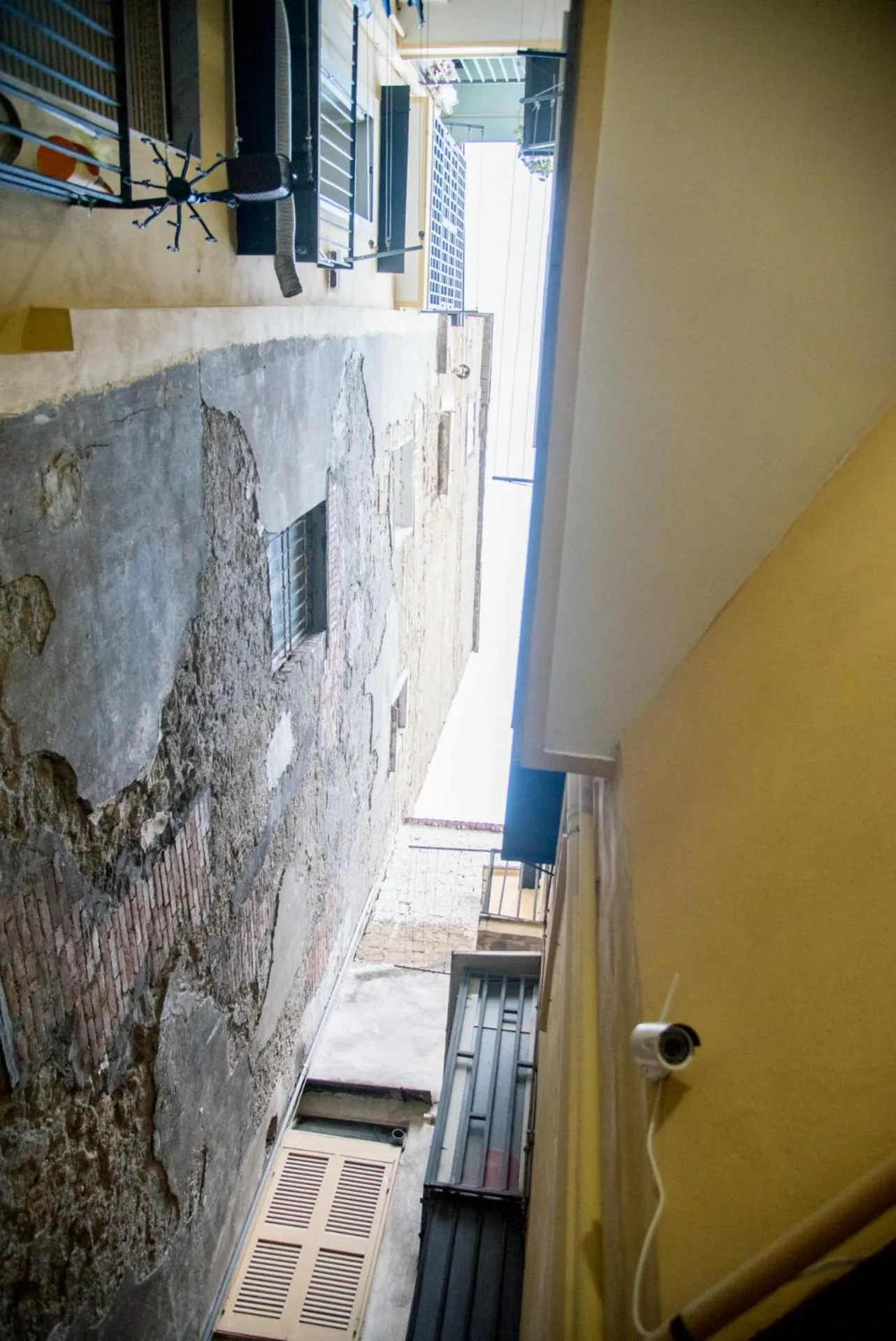 Property building in Guest Art Napoli