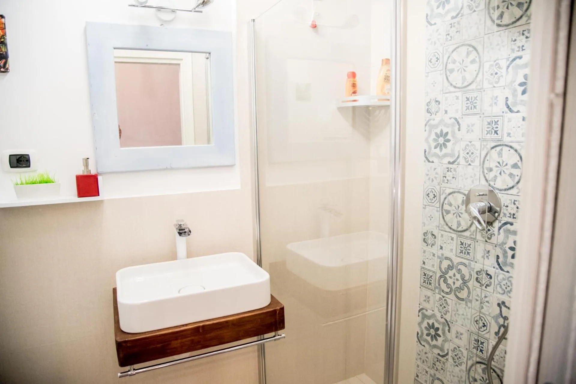 Toilet in Guest Art Napoli