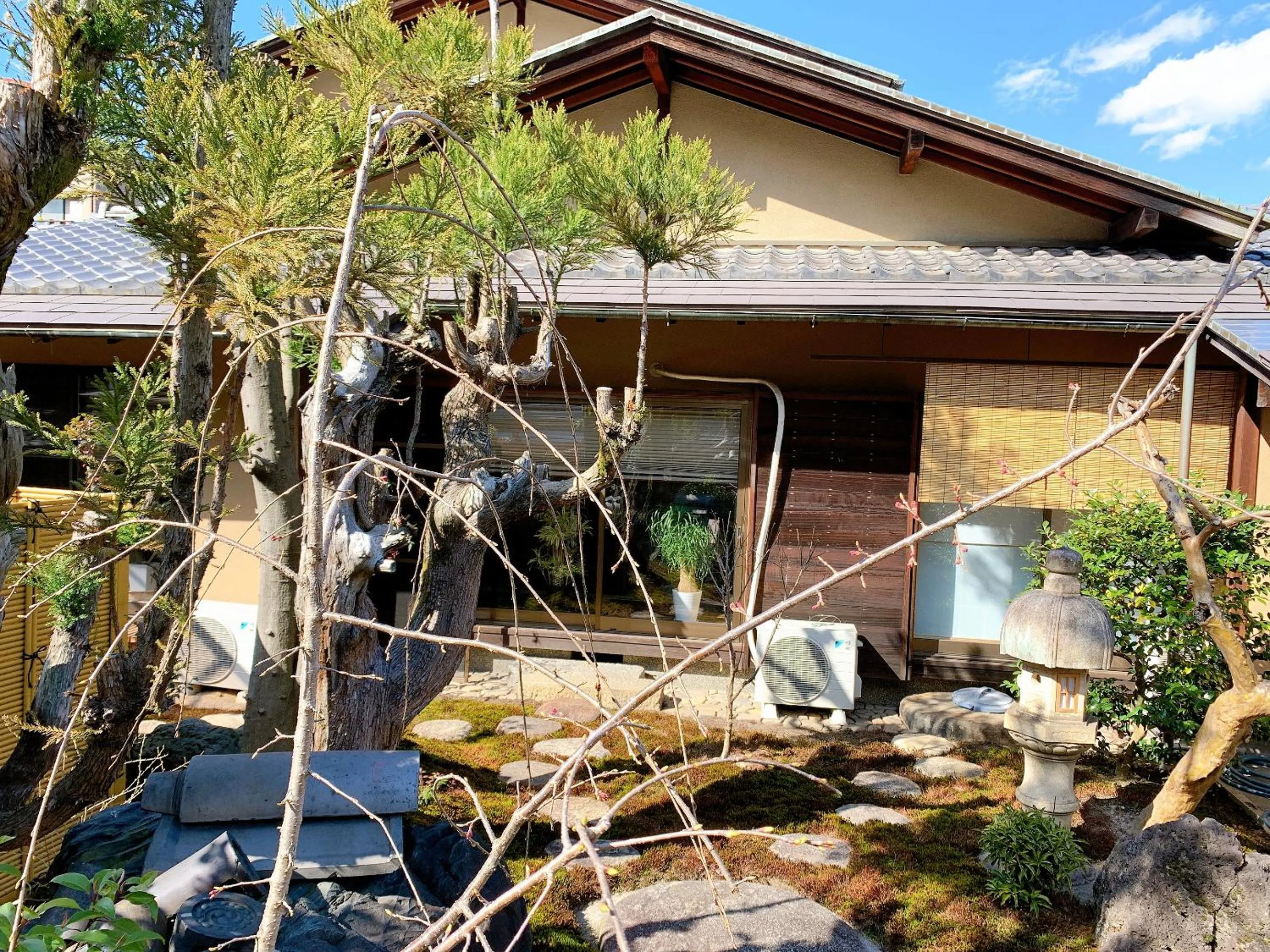 Garden in Kyoto Ryokan Gion Sano