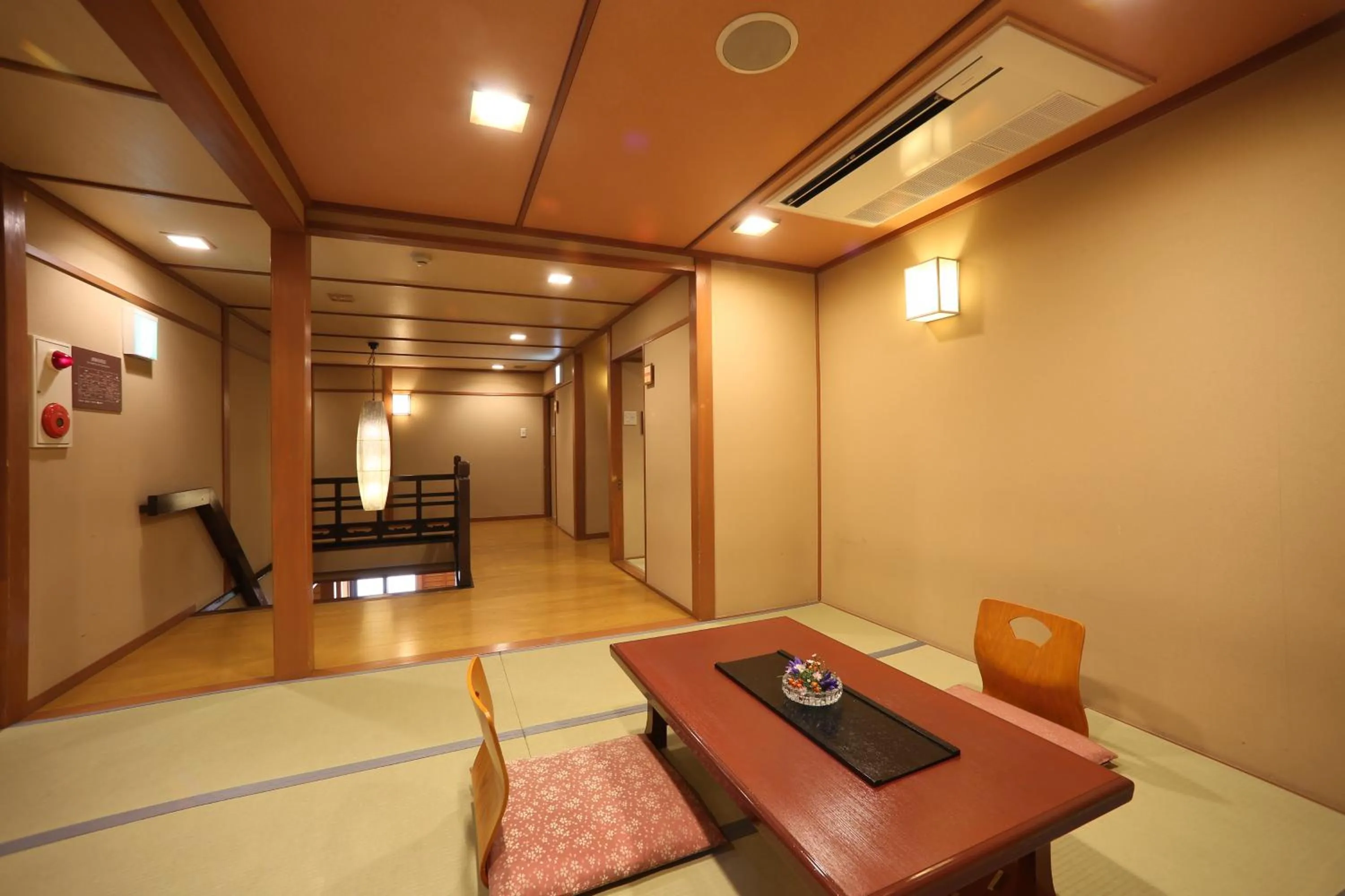 Communal lounge/ TV room in Ohanabo