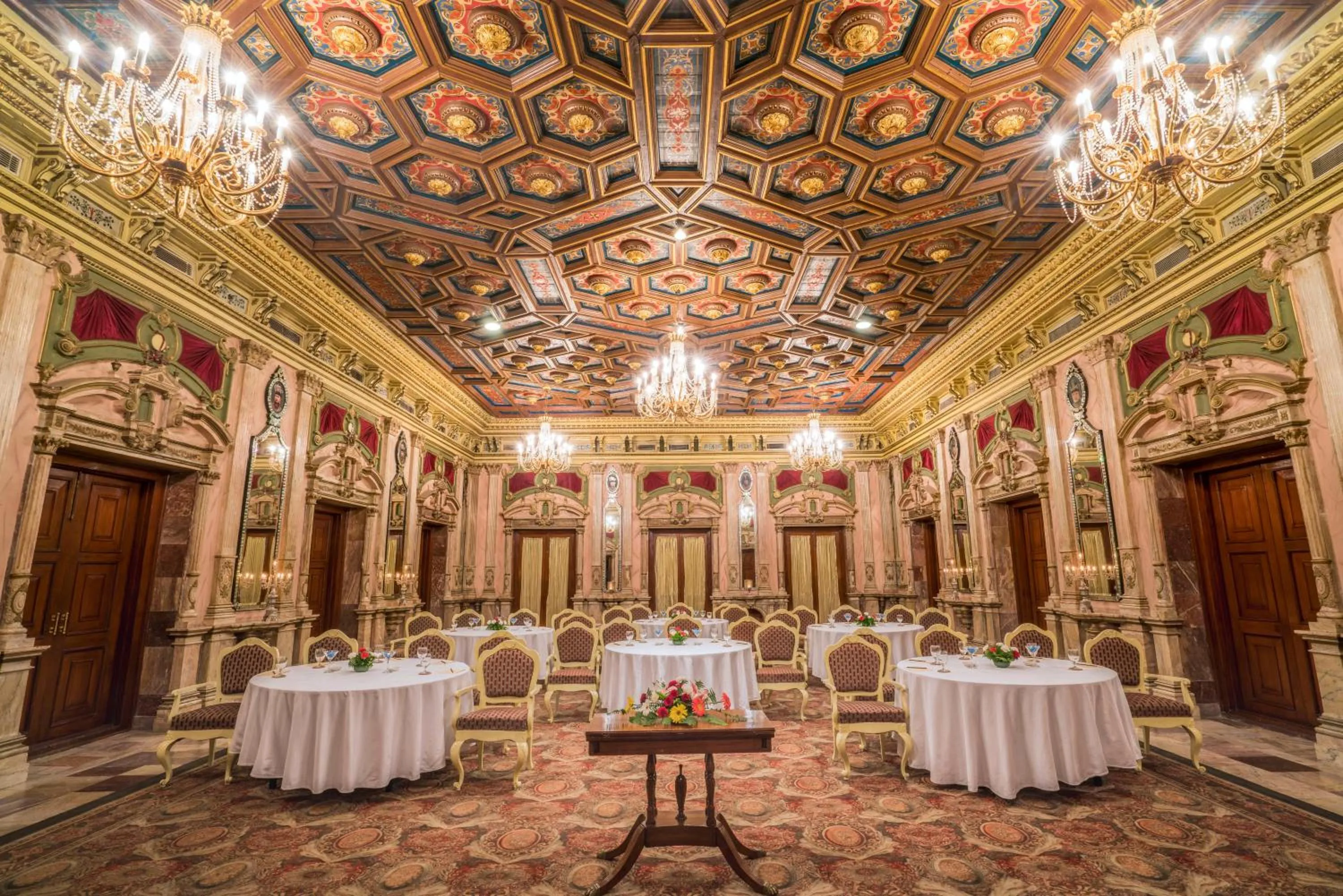 Meeting/conference room in Hotel Yak & Yeti