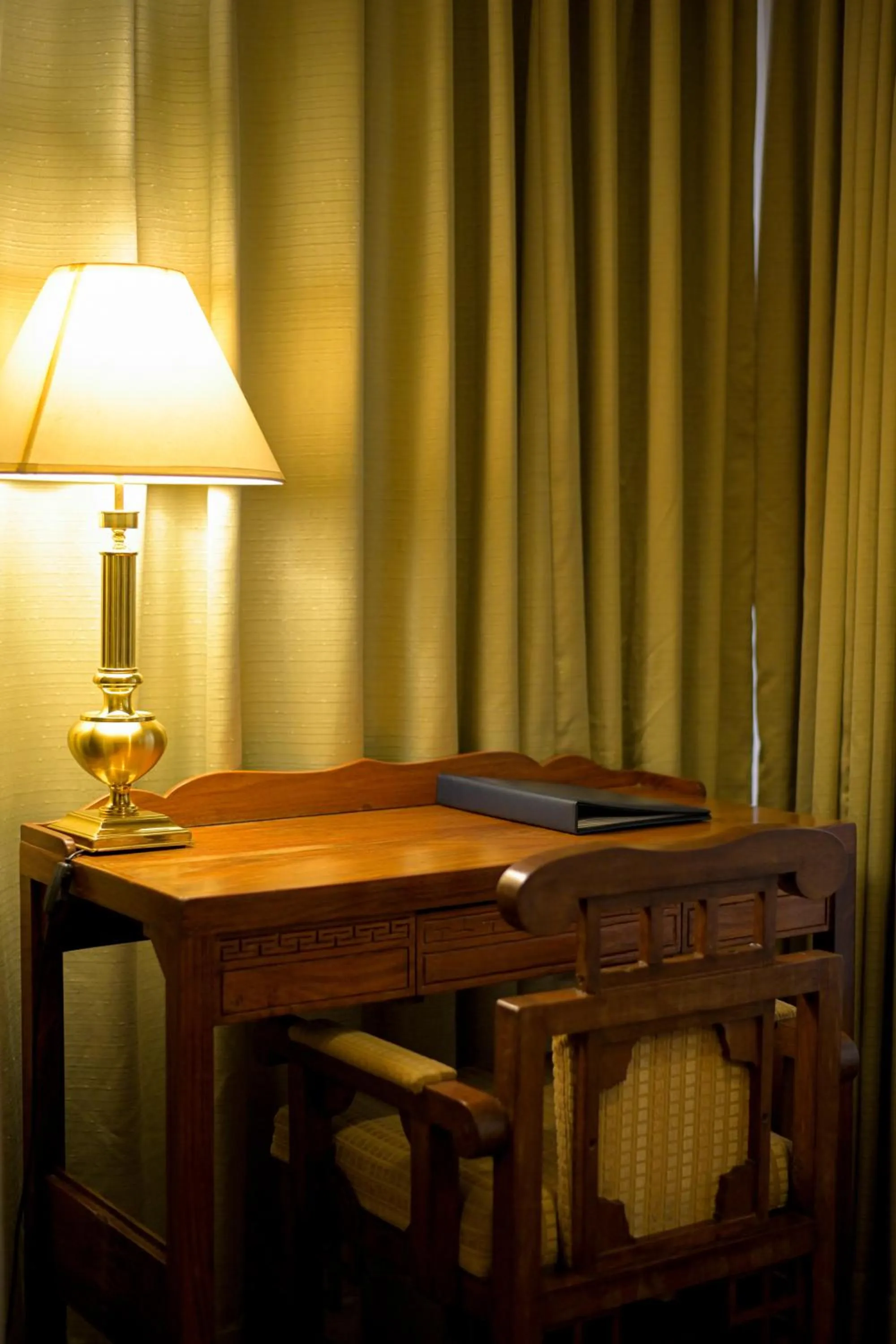 Seating area in Hotel Yak & Yeti