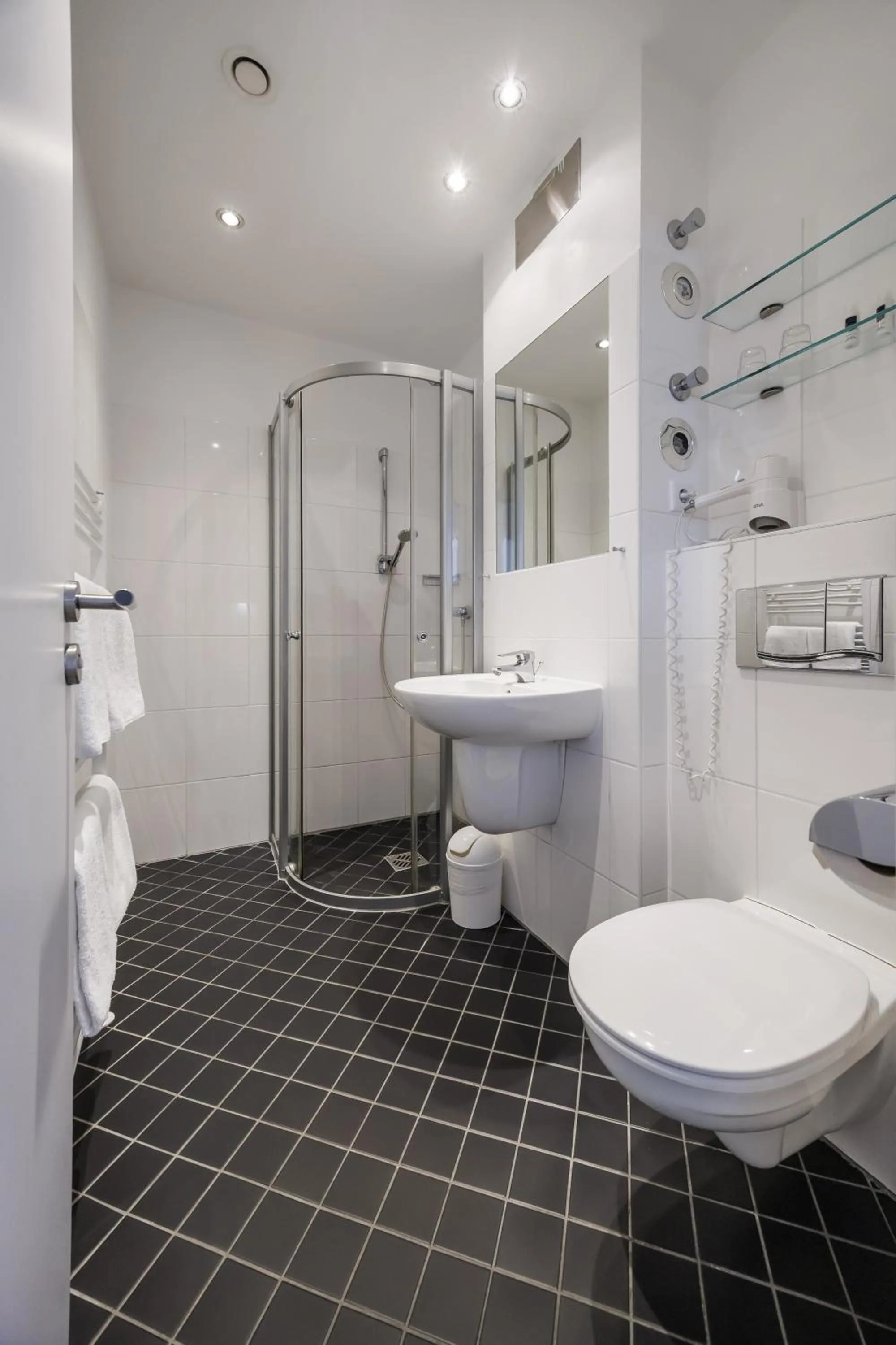 Bathroom in Hotel Lützow