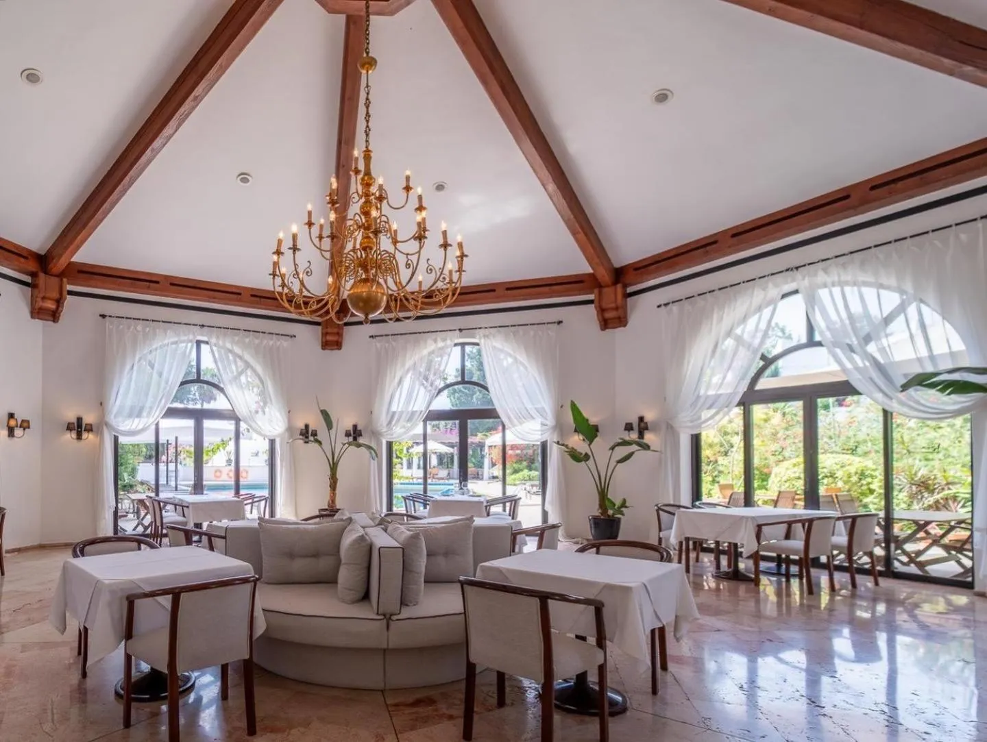 Restaurant/places to eat in Hotel Karia Princess