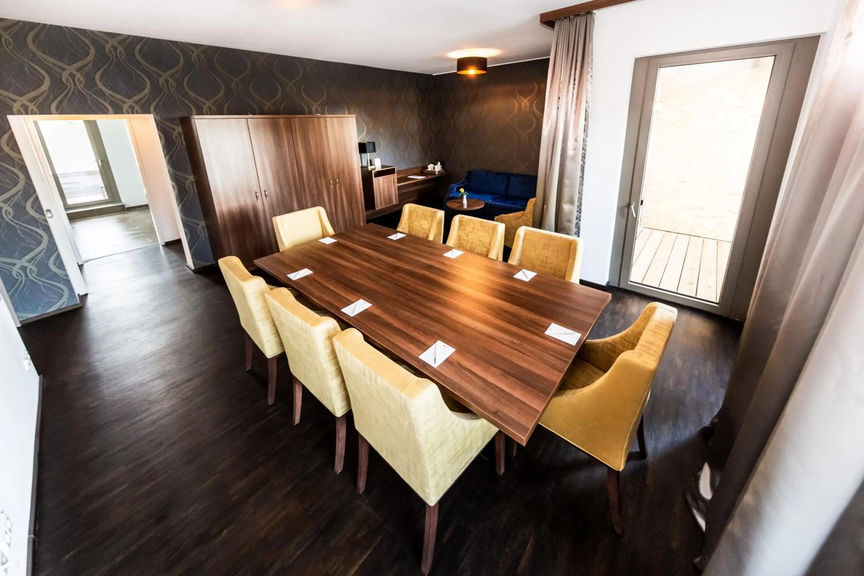 Meeting/conference room in Best Western Plus Royal Suites