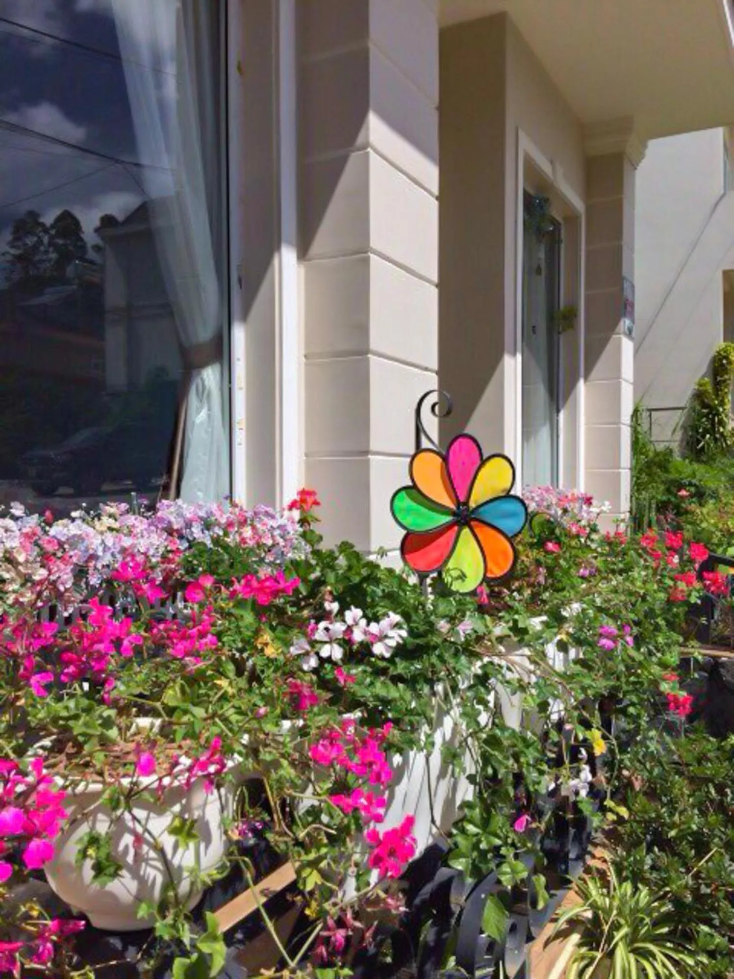 Facade/entrance in Jolie House