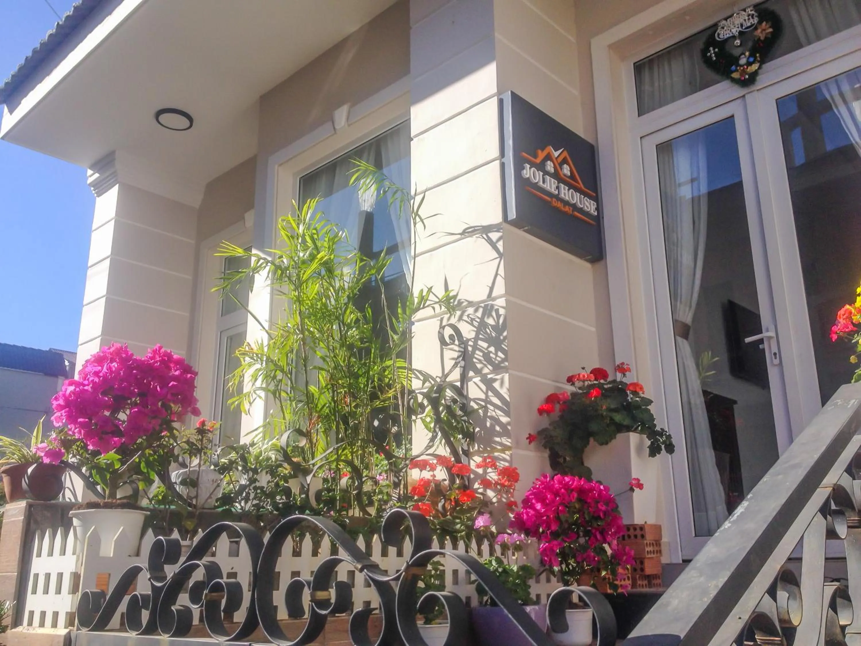 Property building in Jolie House