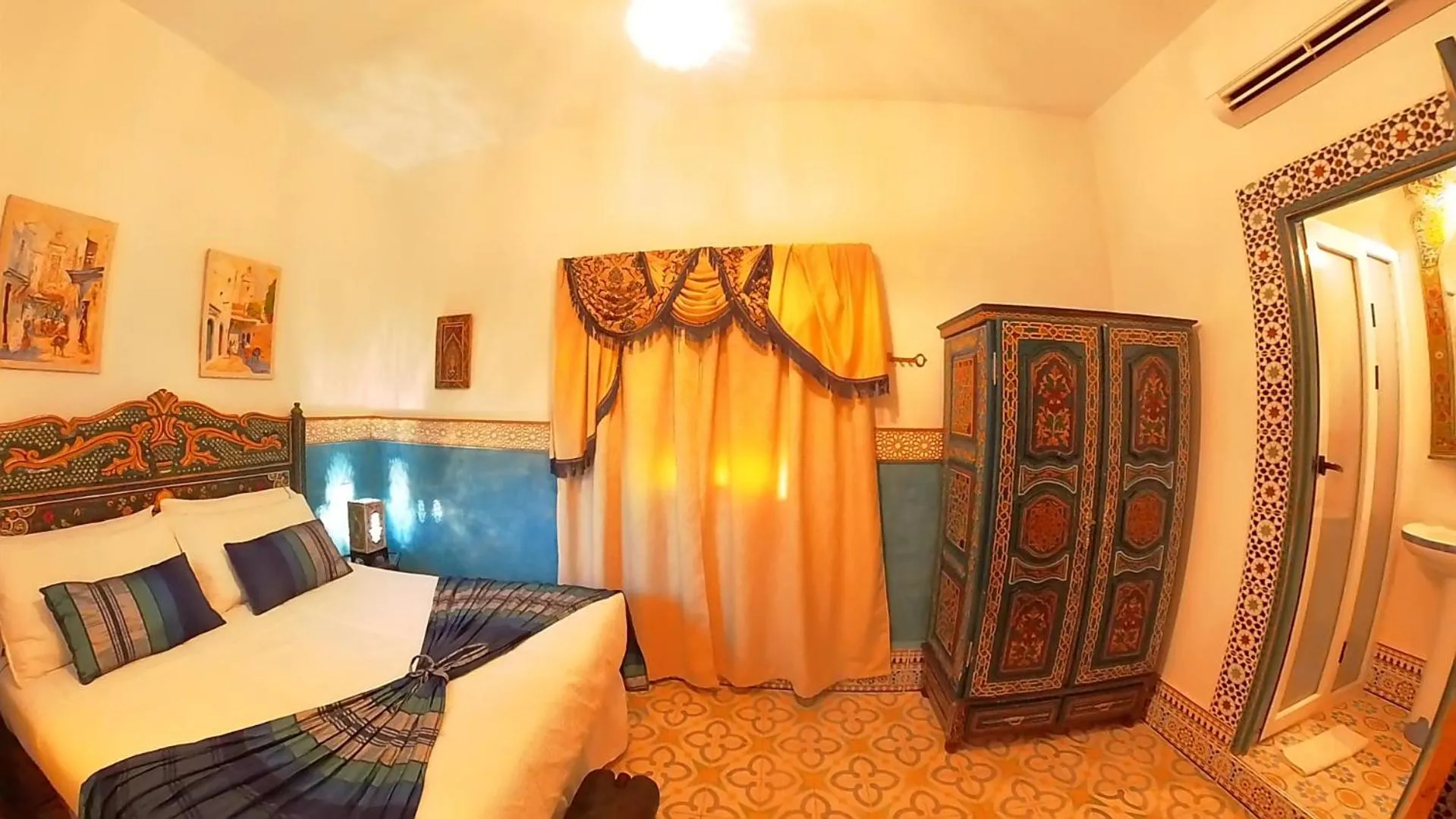 Bed in Riad Las Mil y una Noches Tetuan