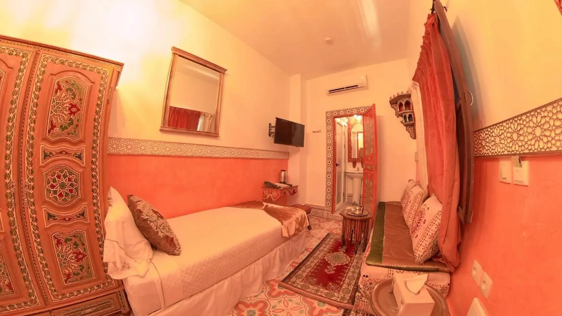 Bed in Riad Las Mil y una Noches Tetuan