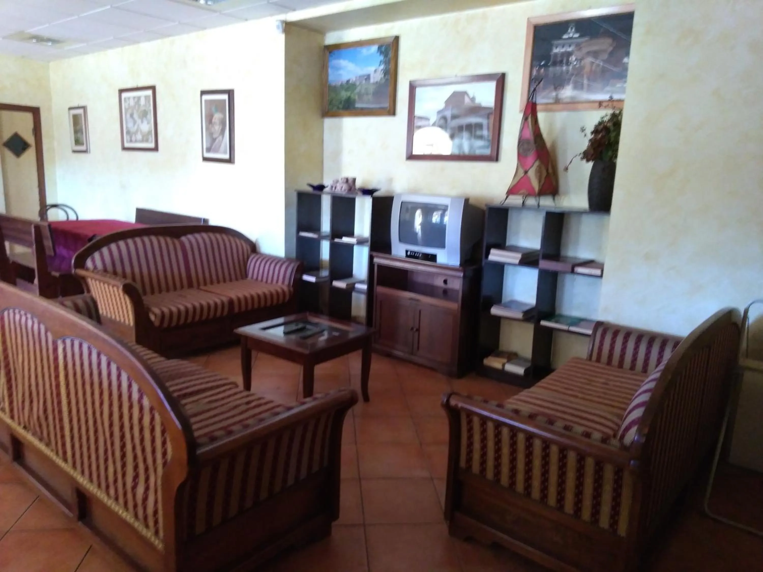 Seating area in Hotel Sassacci