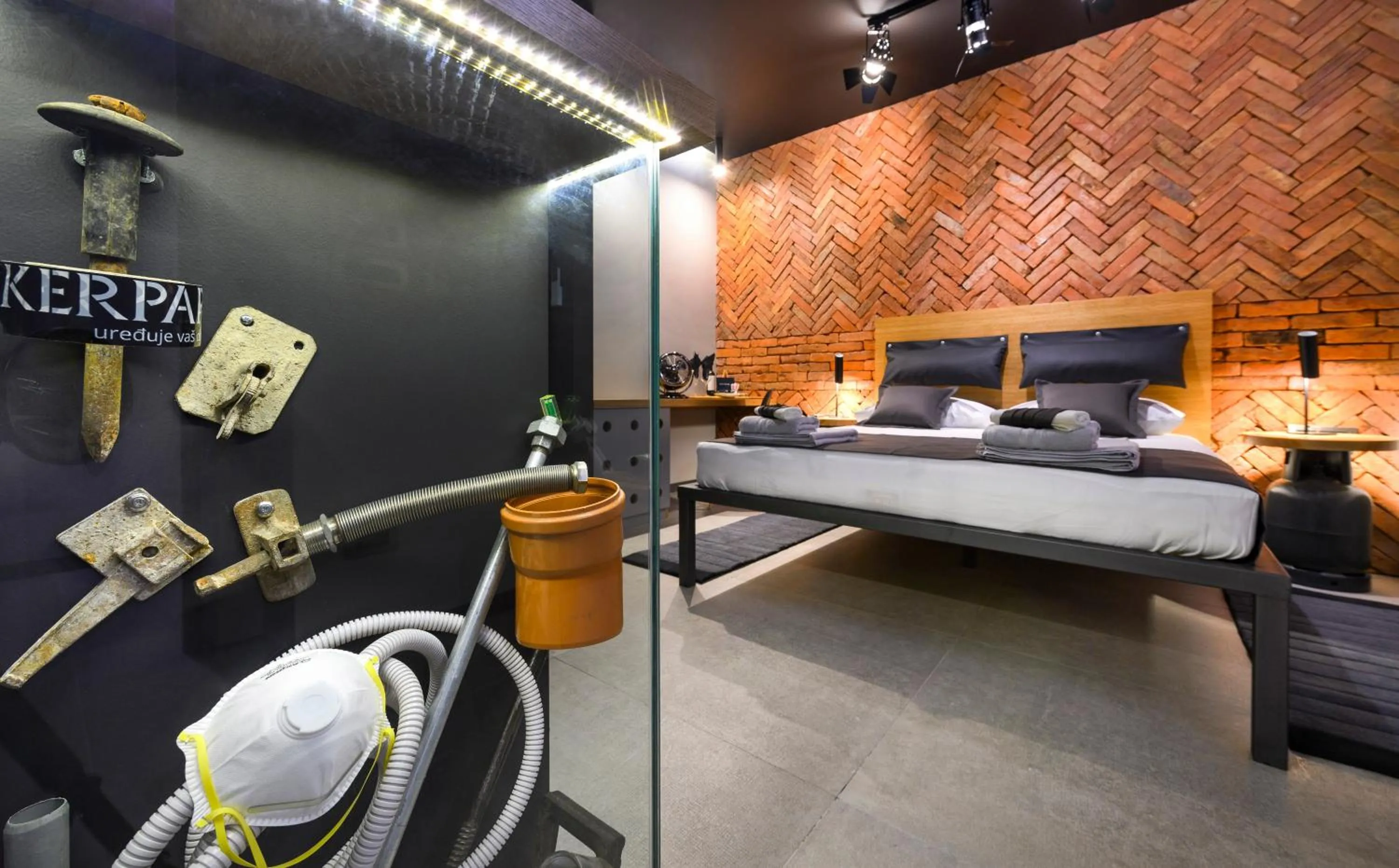 Decorative detail in Split Industrial Design Rooms