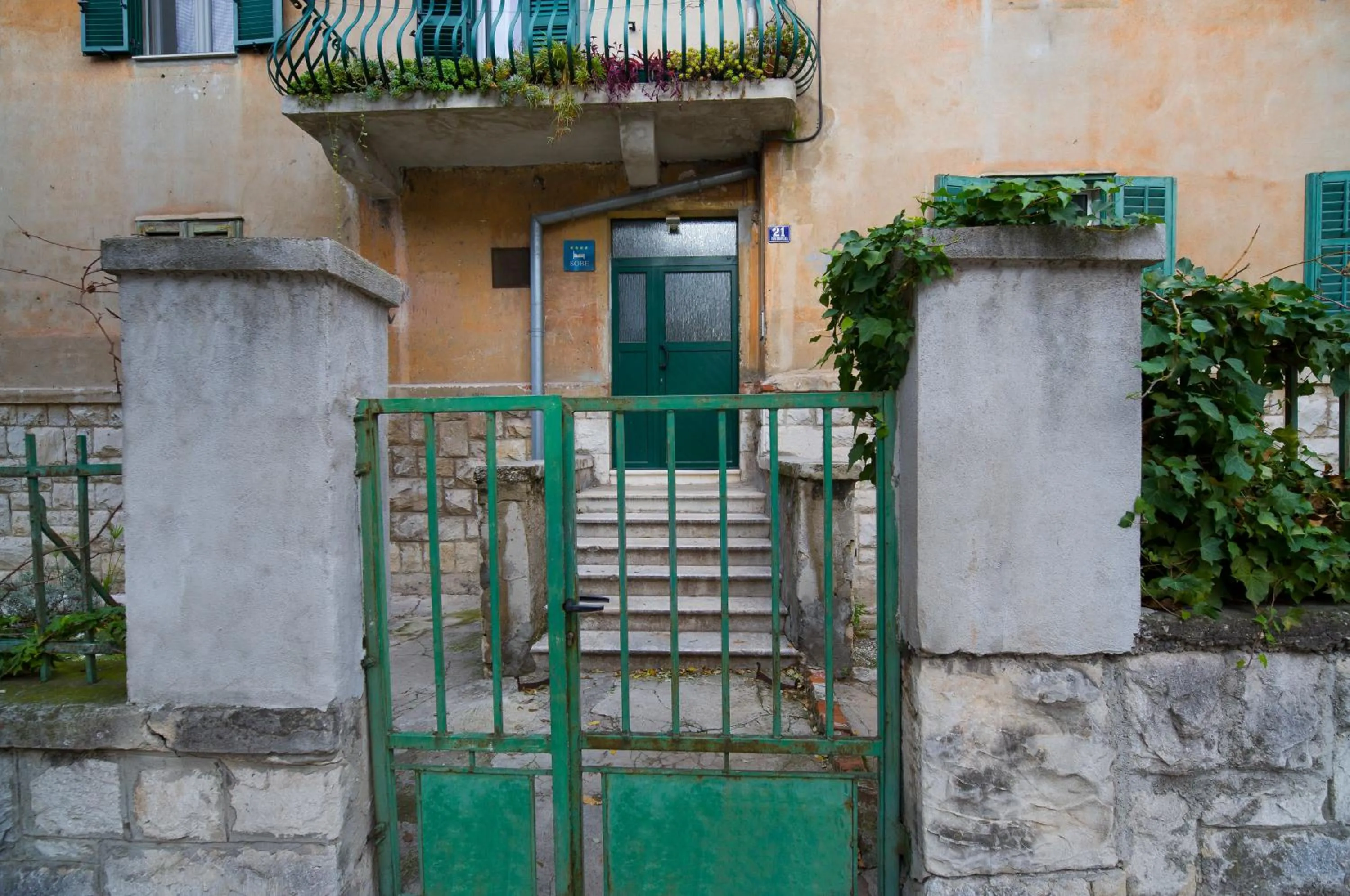 Facade/entrance in Split Industrial Design Rooms