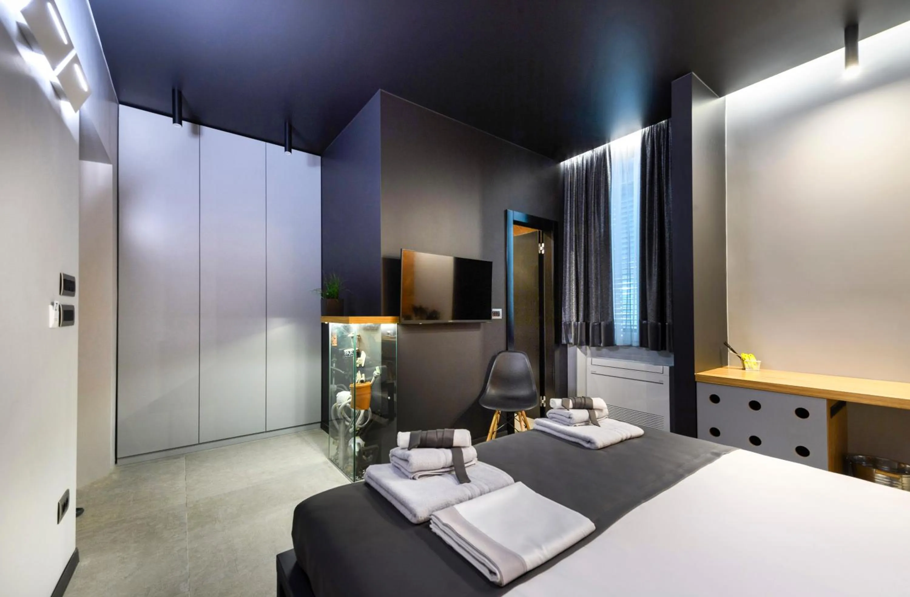 Decorative detail in Split Industrial Design Rooms