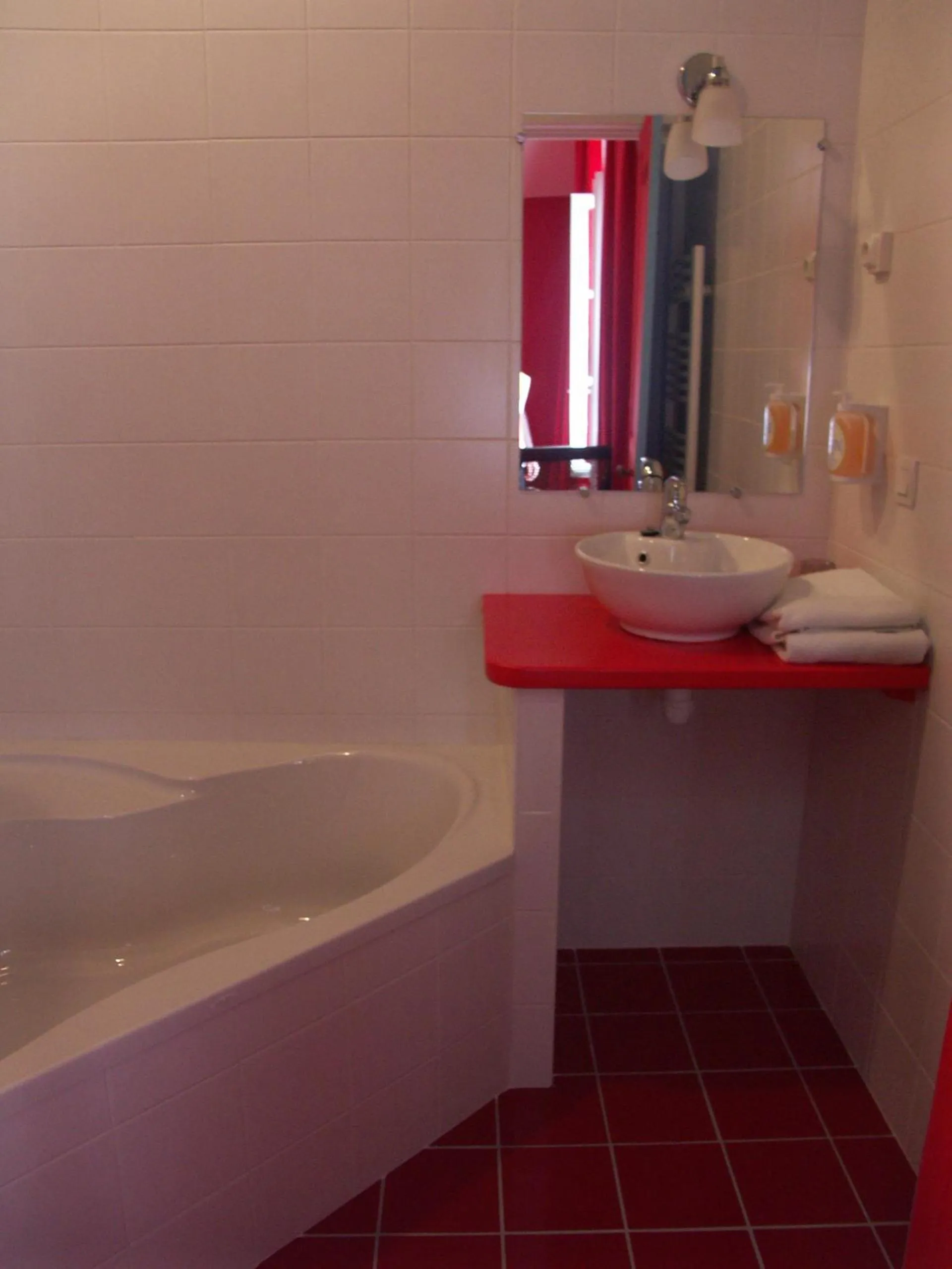 Bathroom in Hôtel du Palais