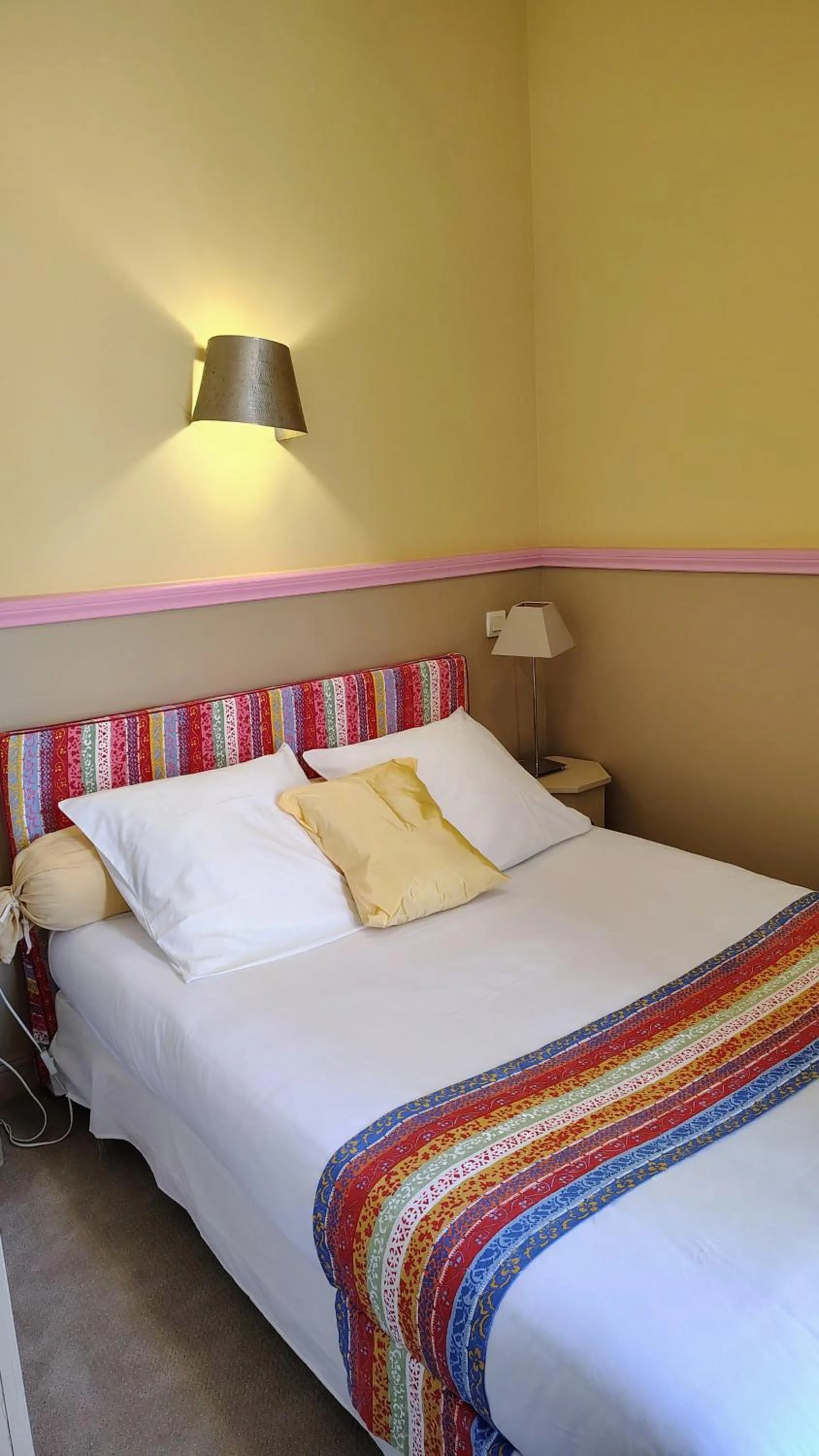 Bed in Hôtel du Palais