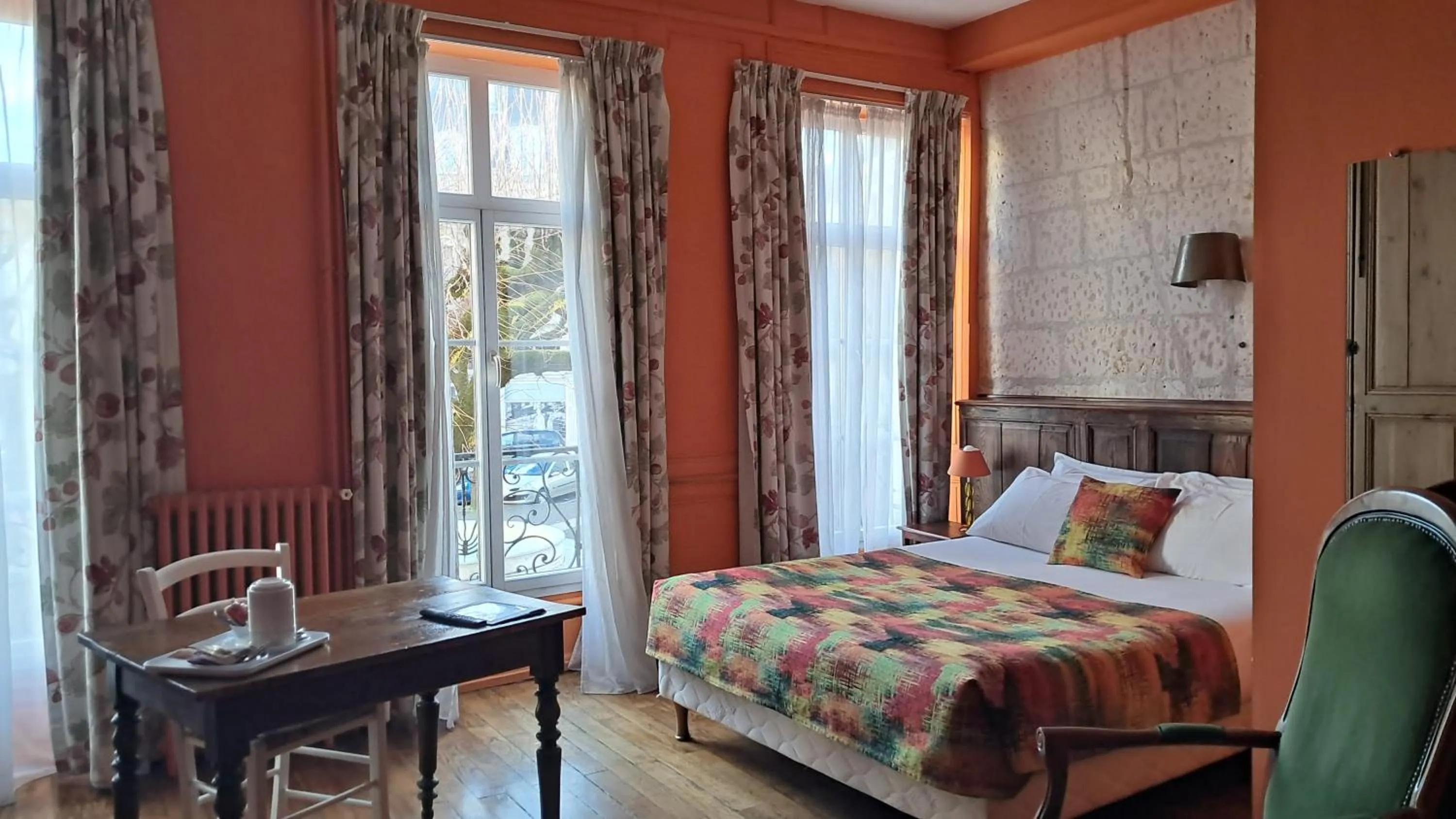 Bed in Hôtel du Palais