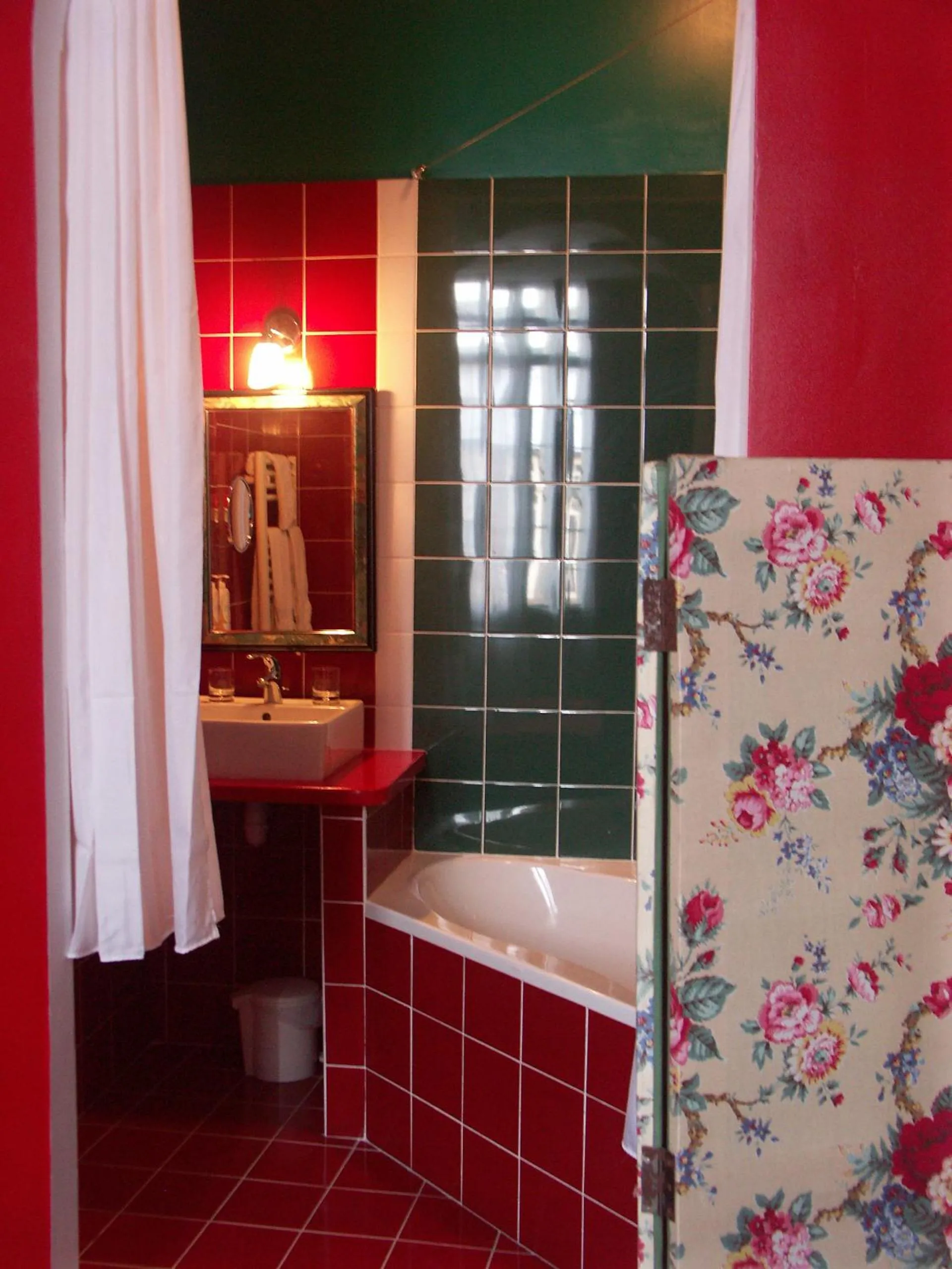 Bathroom in Hôtel du Palais