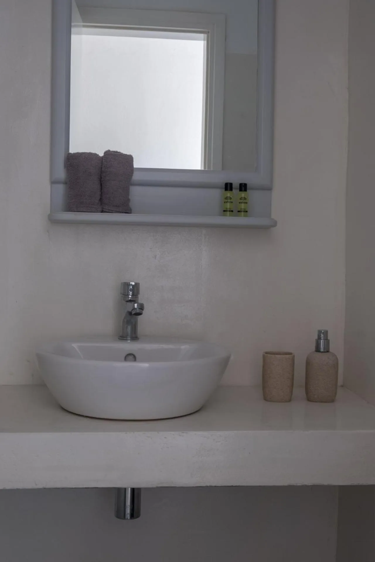 Bathroom in Paradise Apartments Studios