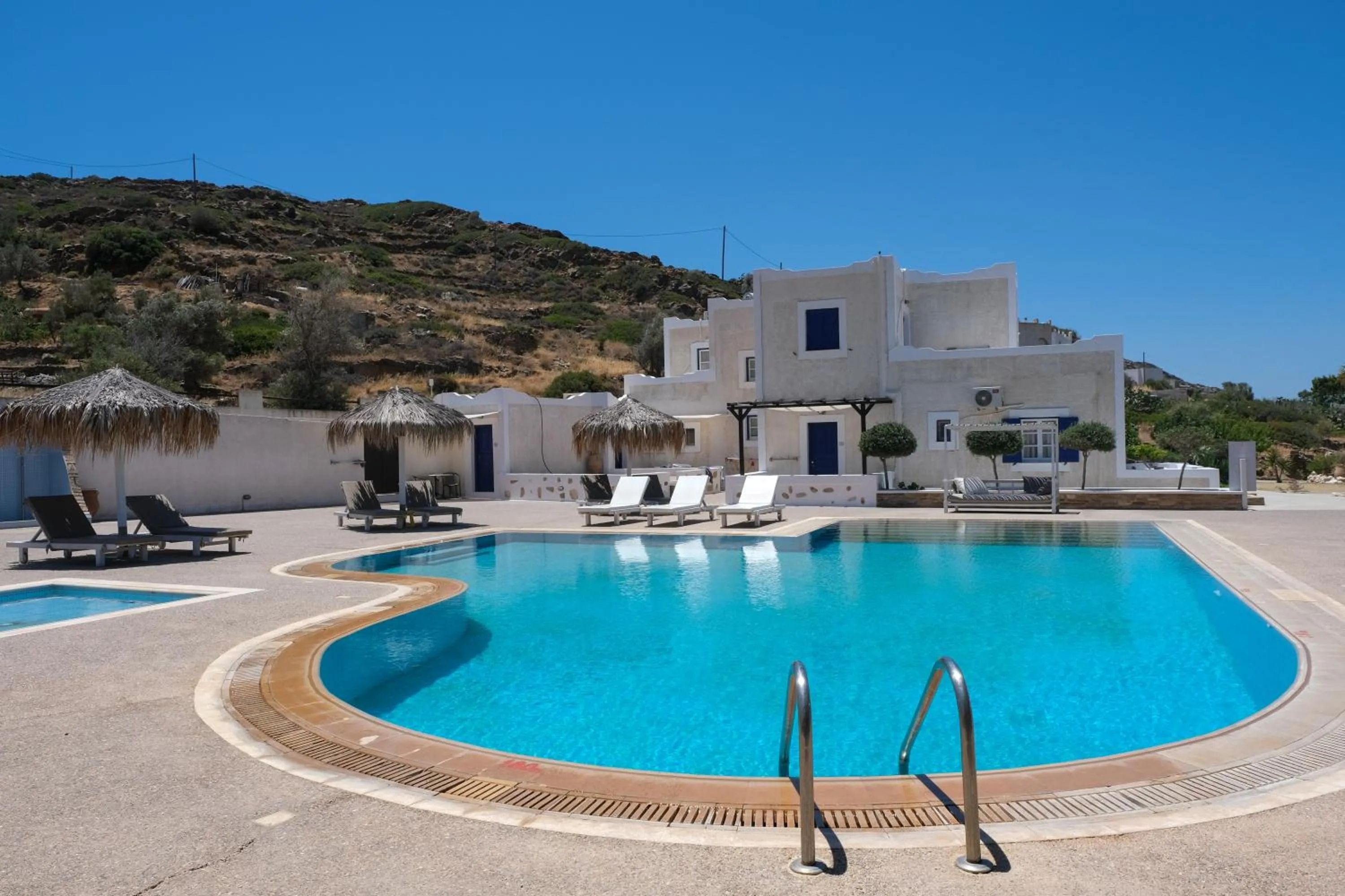 Paradise Apartments Studios