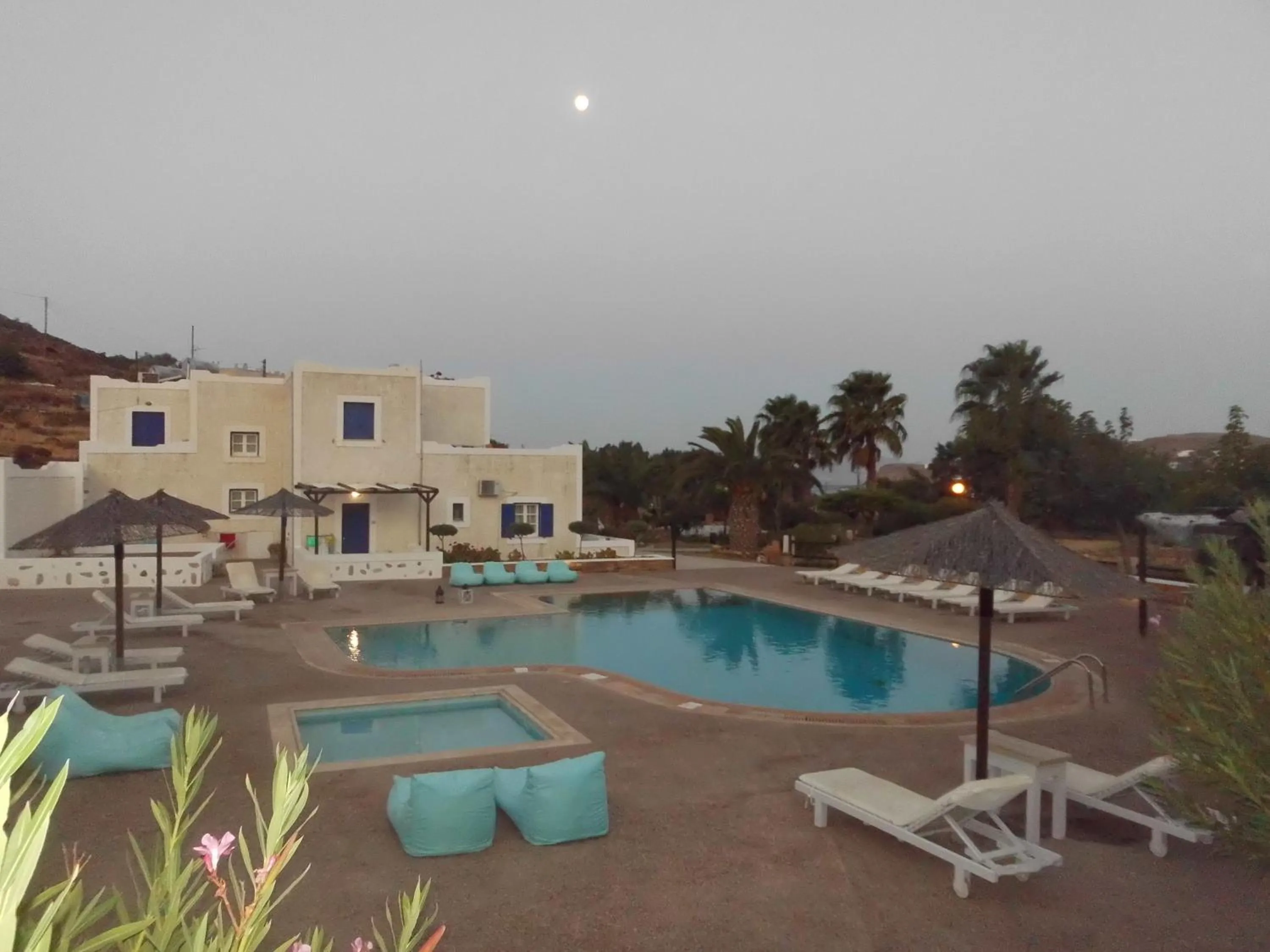 Swimming pool in Paradise Apartments Studios