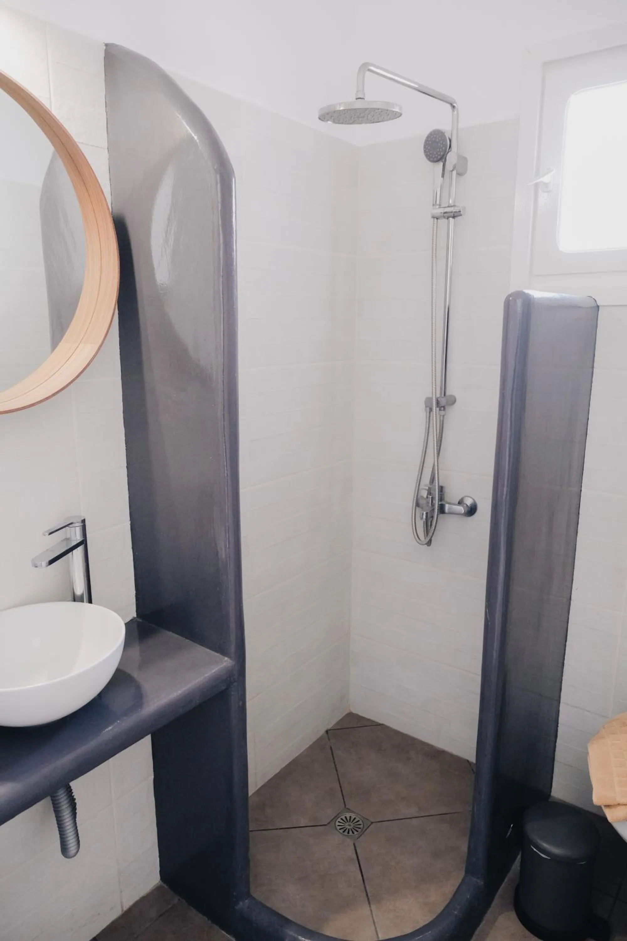 Paradise Apartments Studios