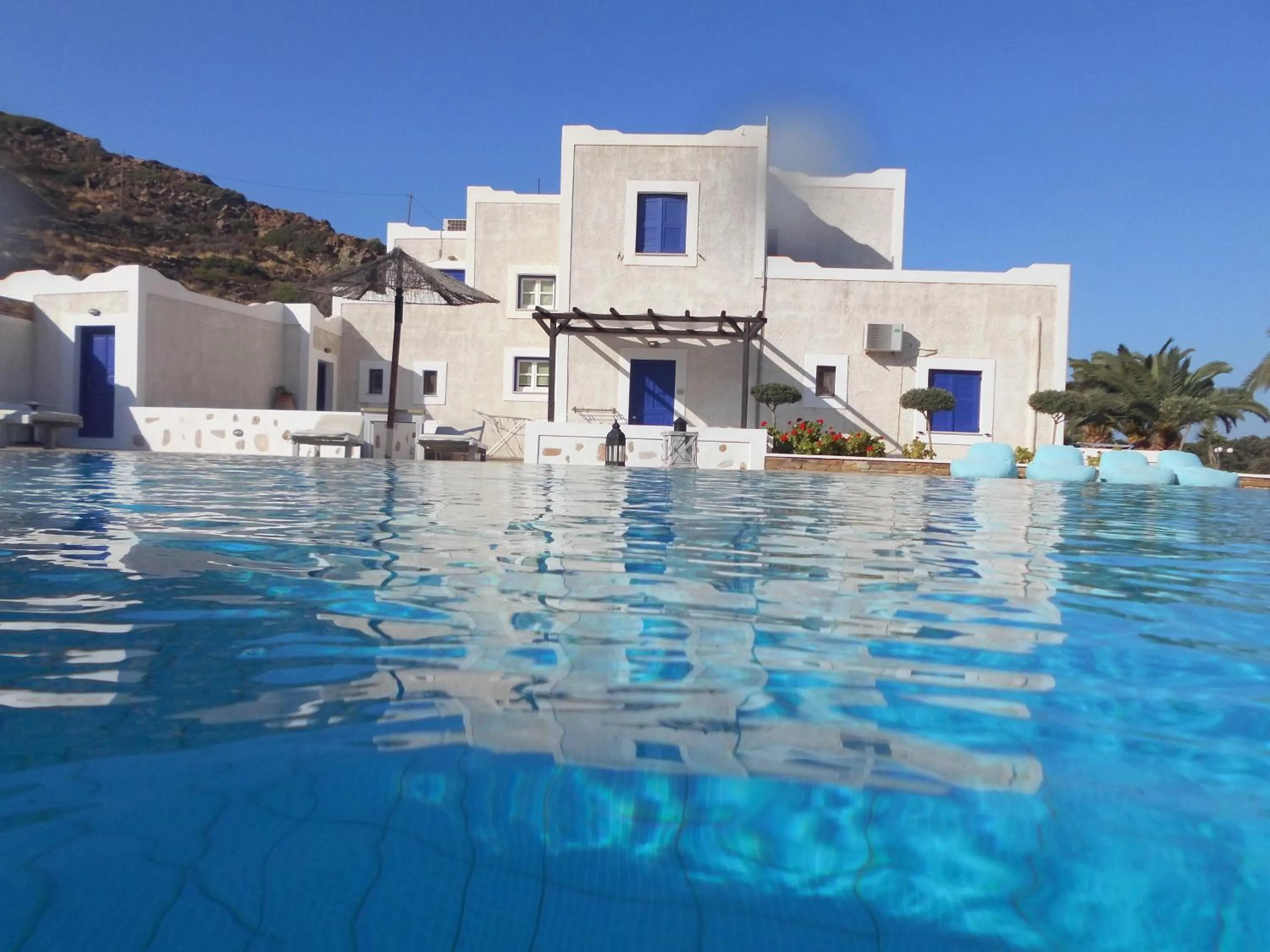 Property building in Paradise Apartments Studios