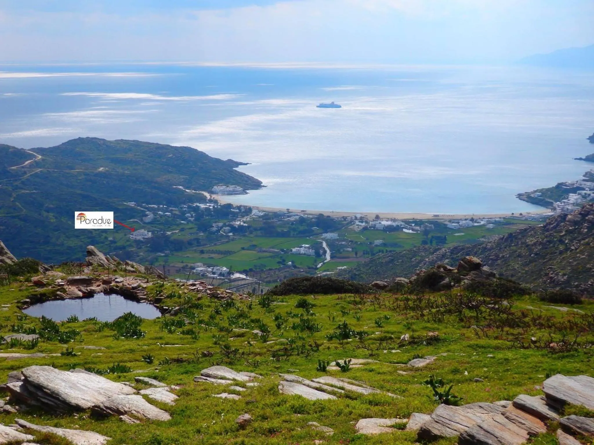 Text overlay in Paradise Apartments Studios