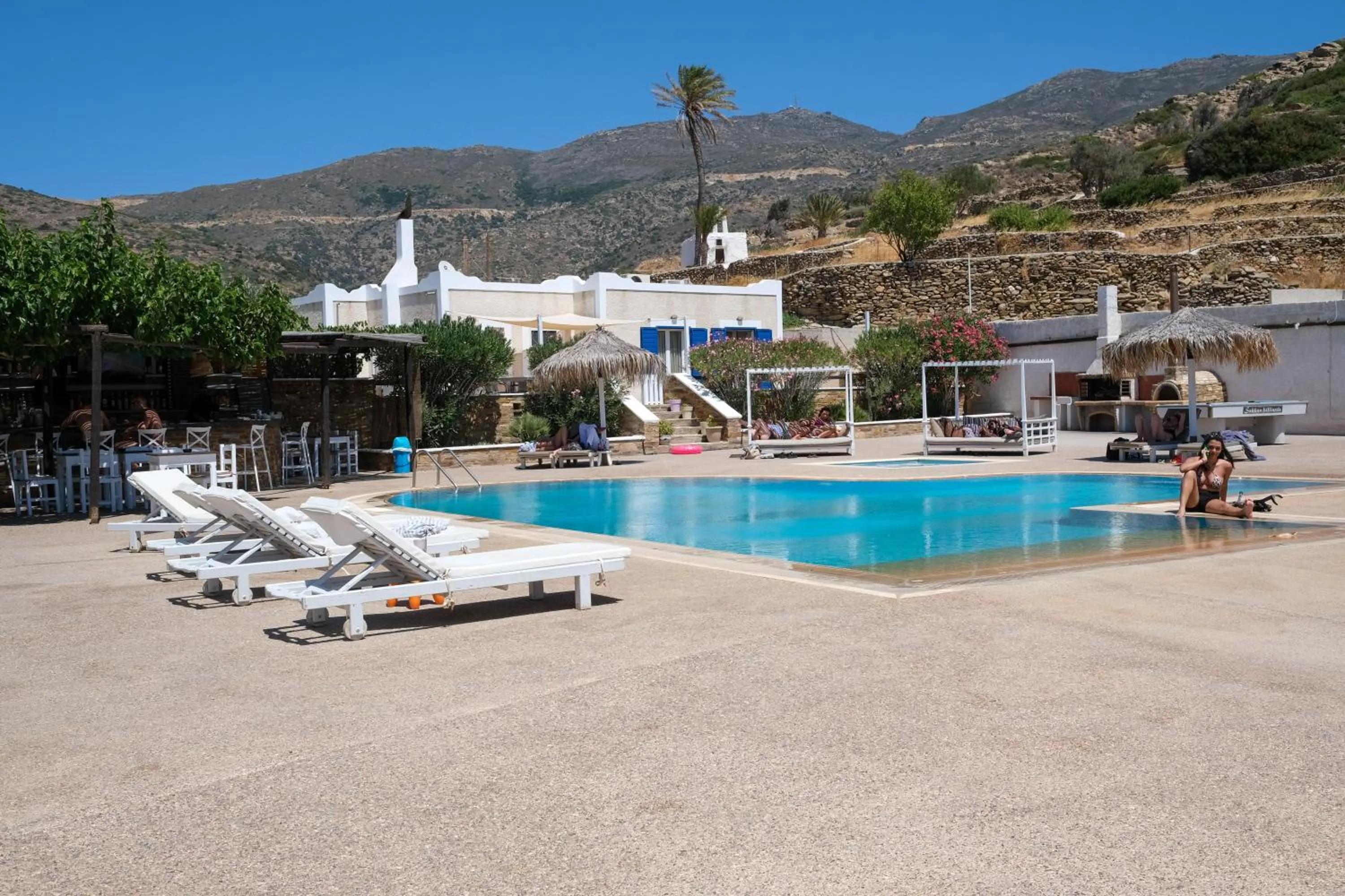 Paradise Apartments Studios