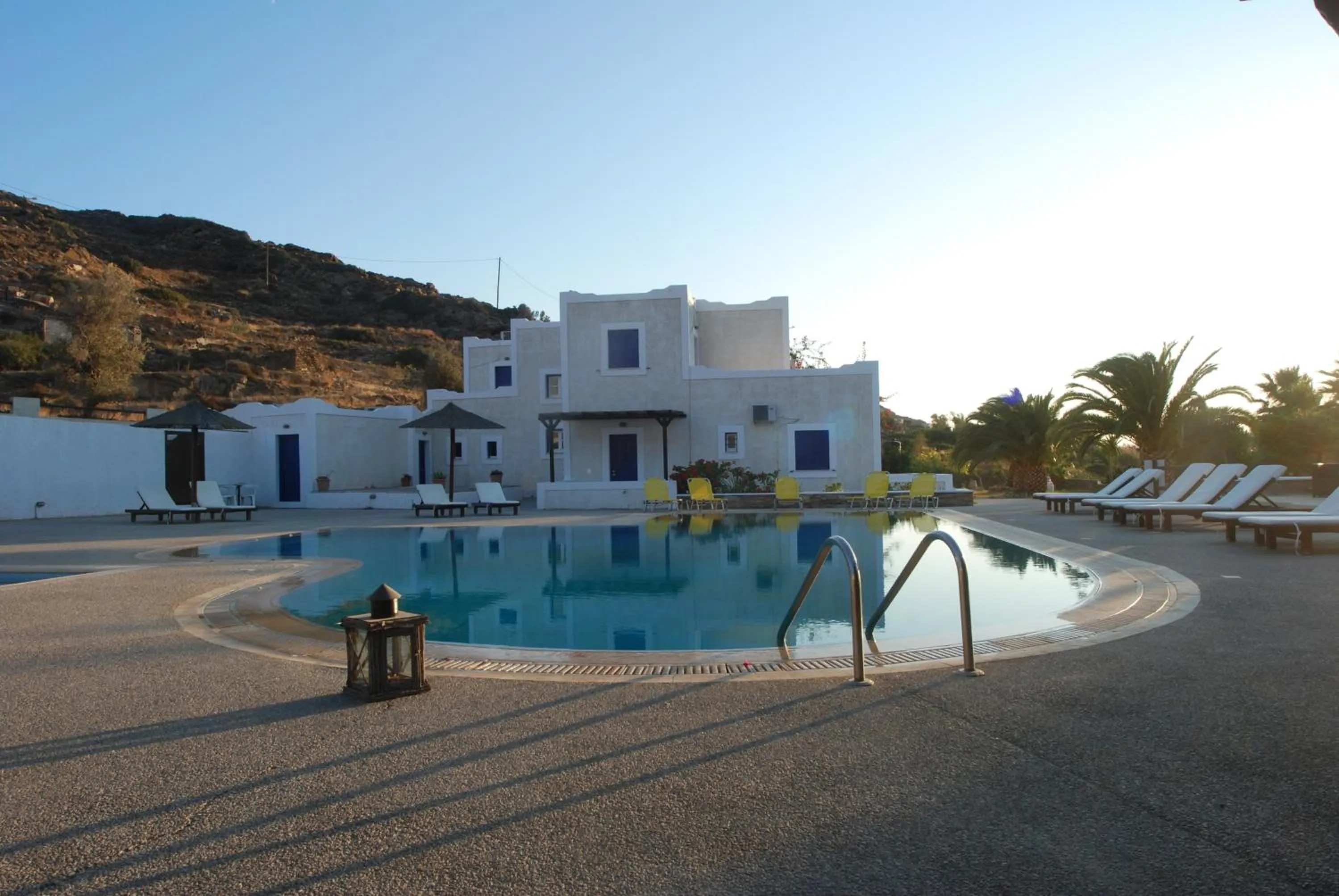 Swimming pool in Paradise Apartments Studios