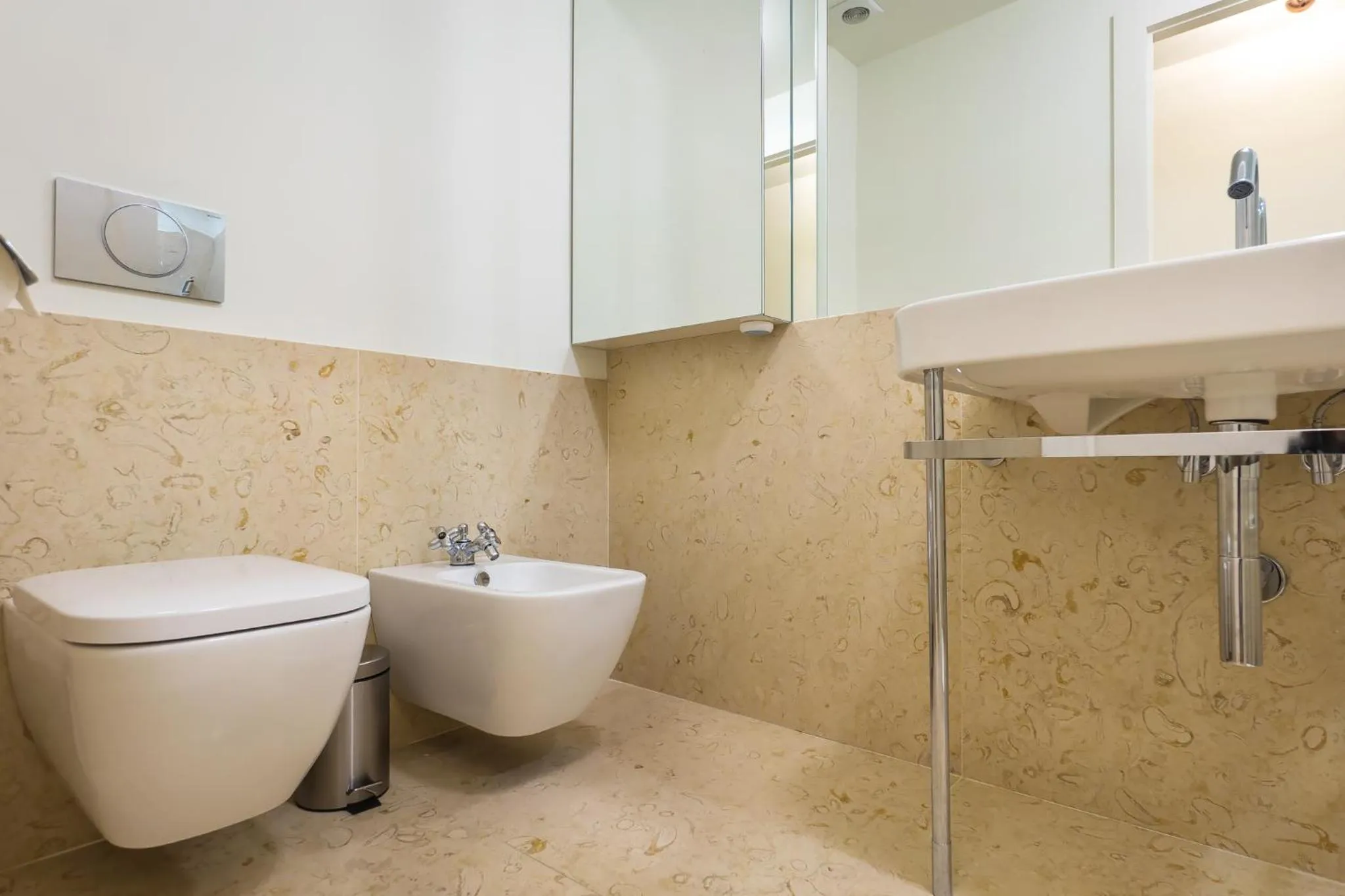 Toilet in Santa Justa Prime Guesthouse